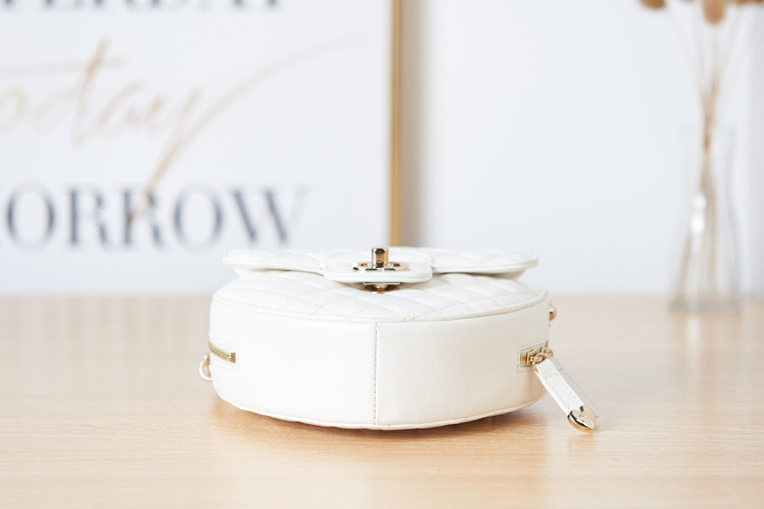 CHLMini Heart 7in 18cm B07958 White Mini Bag