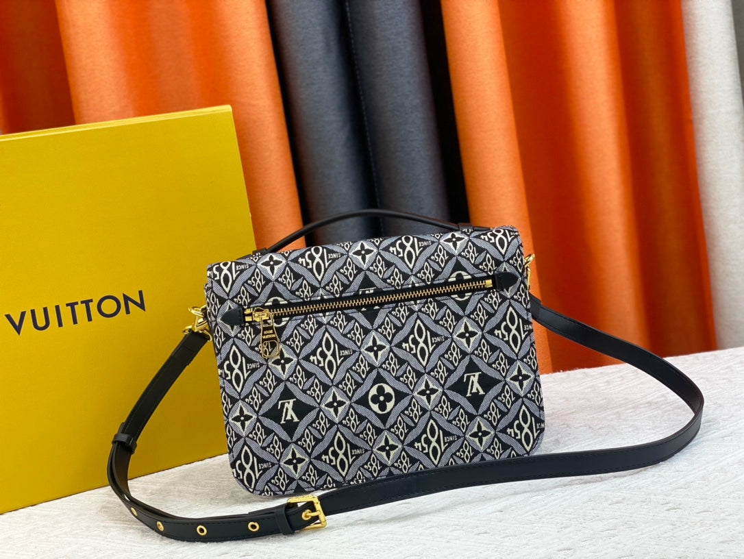 EN - Luxury LUV 800 Travel Bag