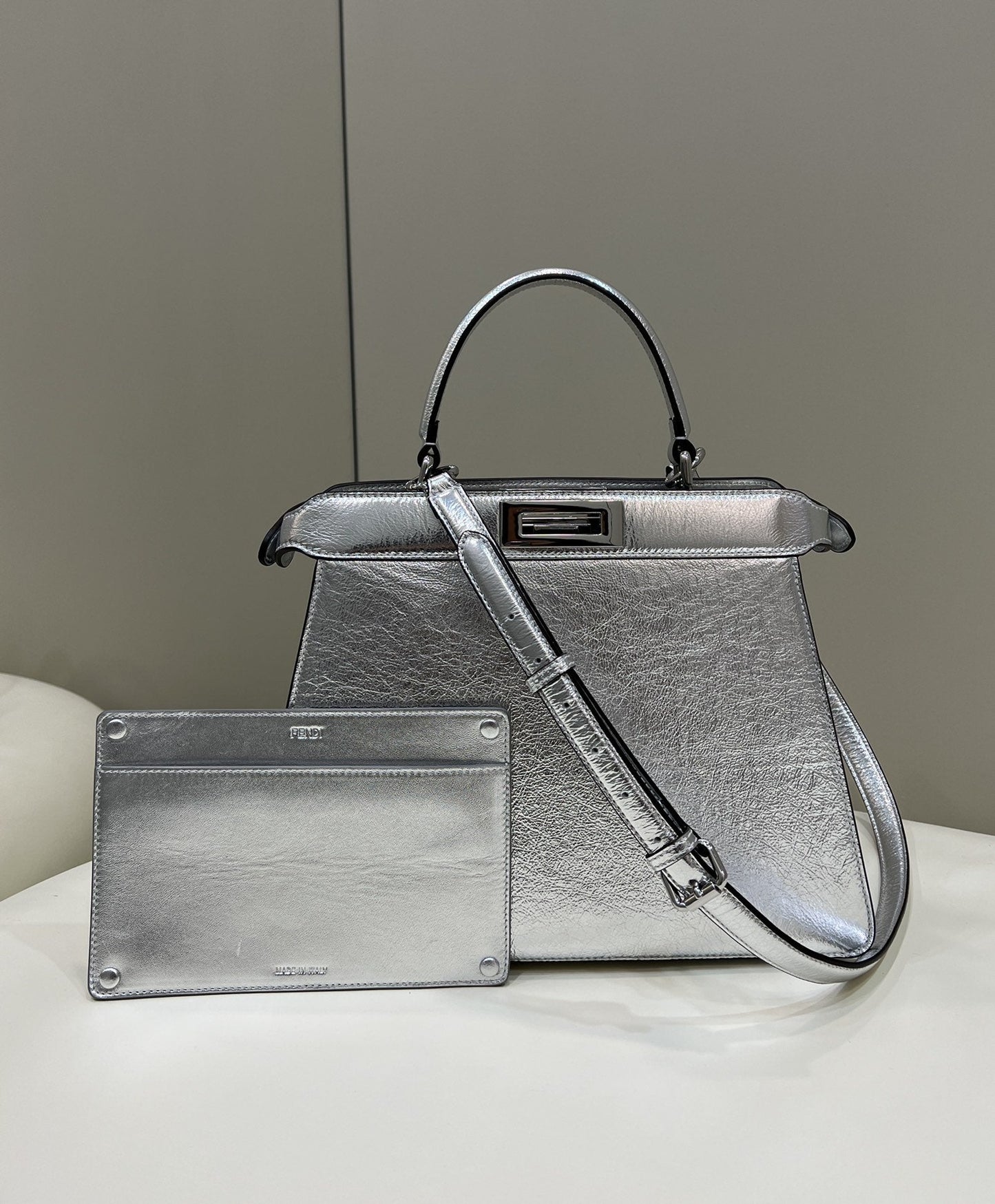 Metop Qualityum Silver Travel Bag