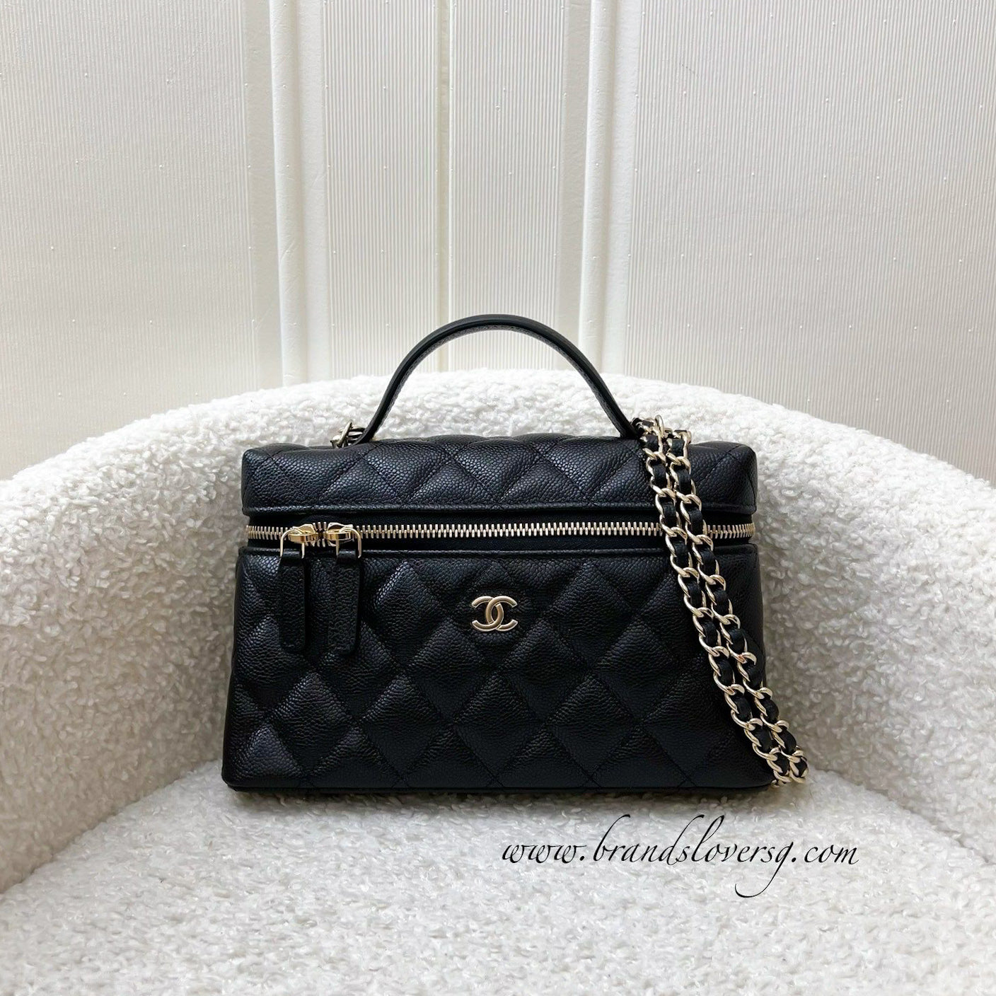 Vanity / Clutch with Chain (LP Style Bag) in Black Caviar and LGHW Signature