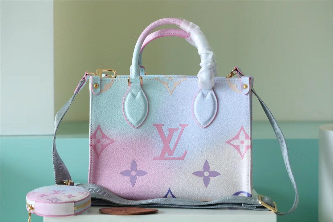 Top Quality Onthego Pm Tote Bag In Canvas Monogram