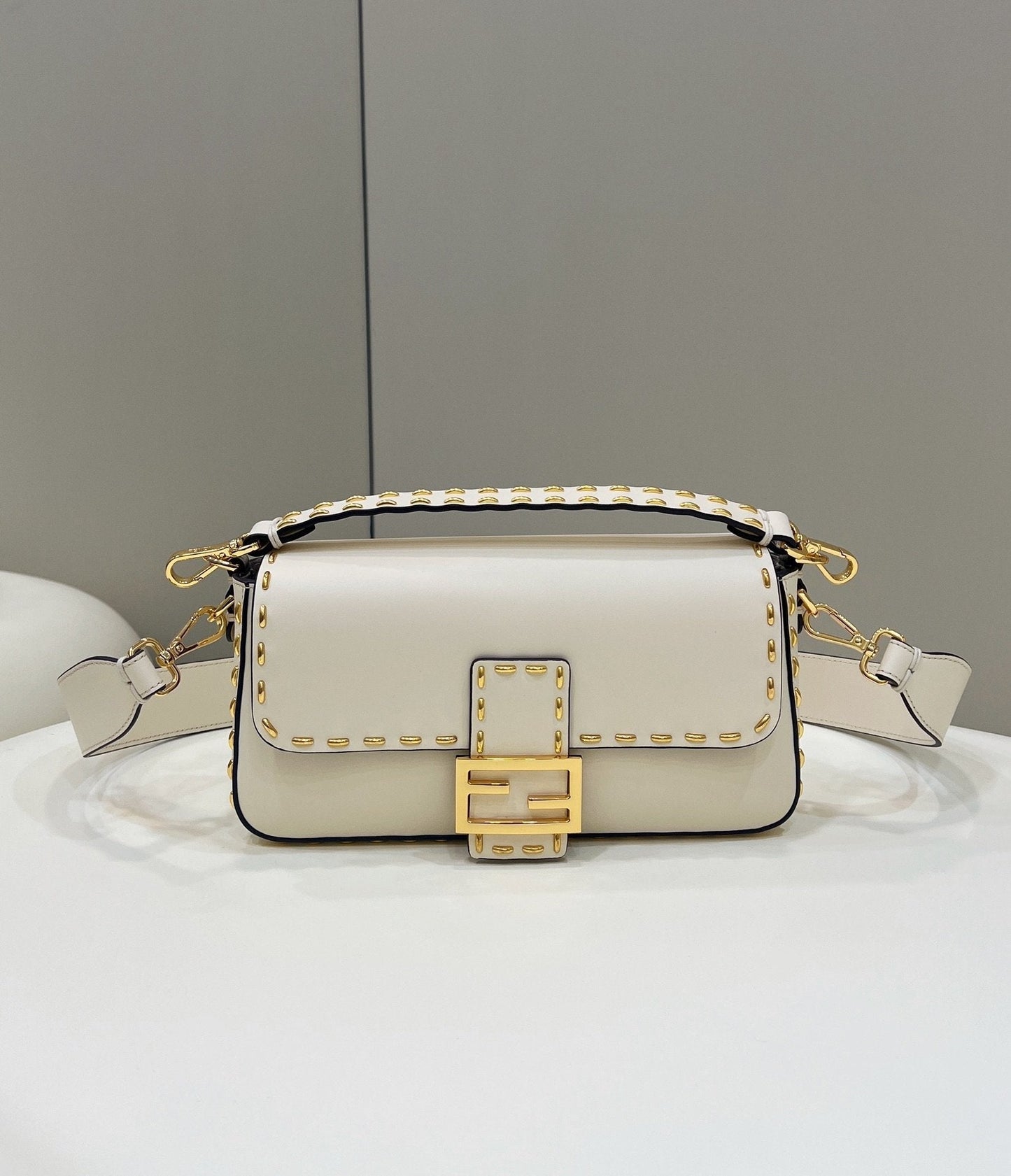 Mon Baguette Metop Qualityum 8Br600Atop White Travel Bag