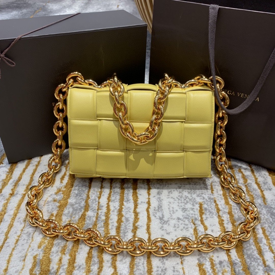 Top Quality Cassette Bag For Women In Chain Travel Bag