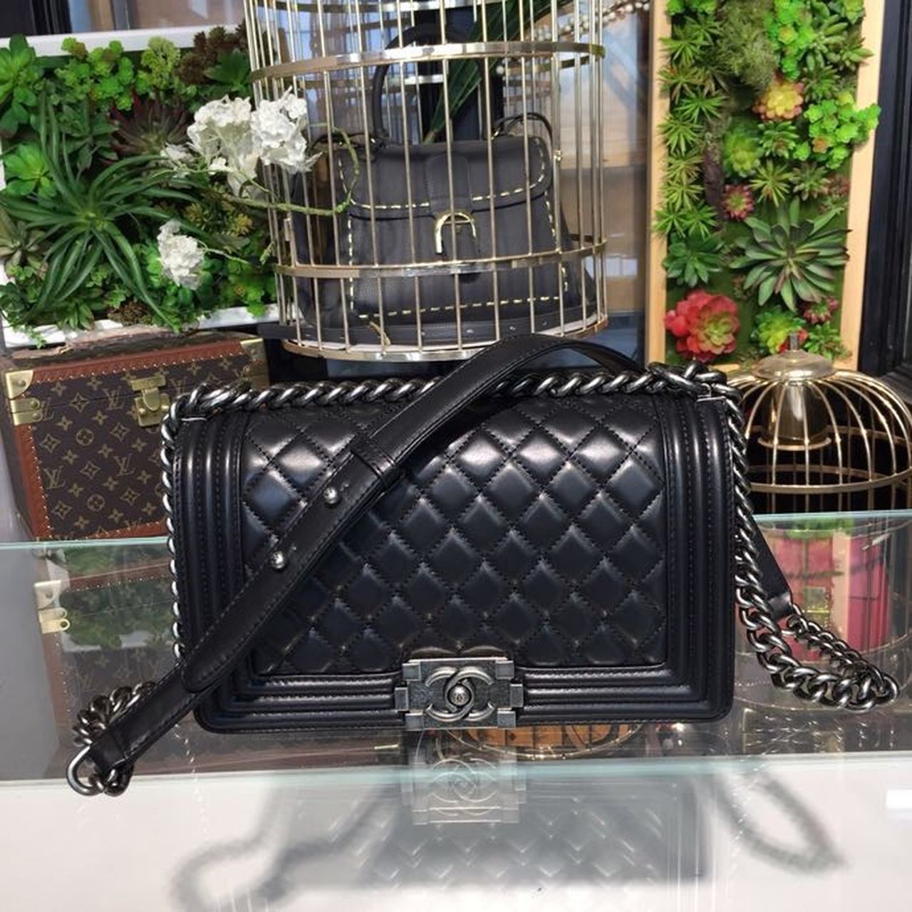 CHL Boy Hardware , 9.8in Black Silver Crossbody Bag 98In25Cm A67086