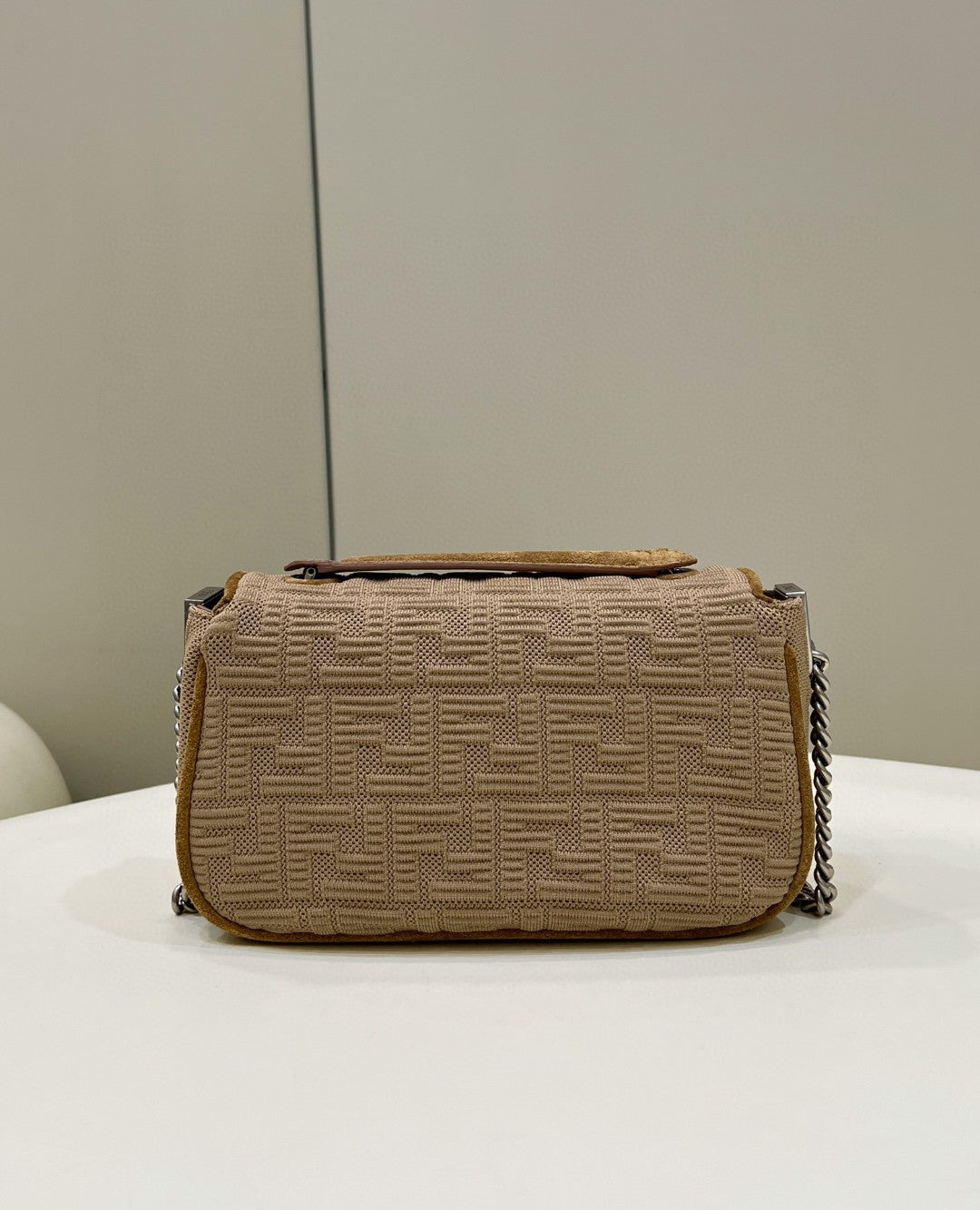 Fendi Top QualityTop Quality Baguette Midi Beige Chain FF Handbag