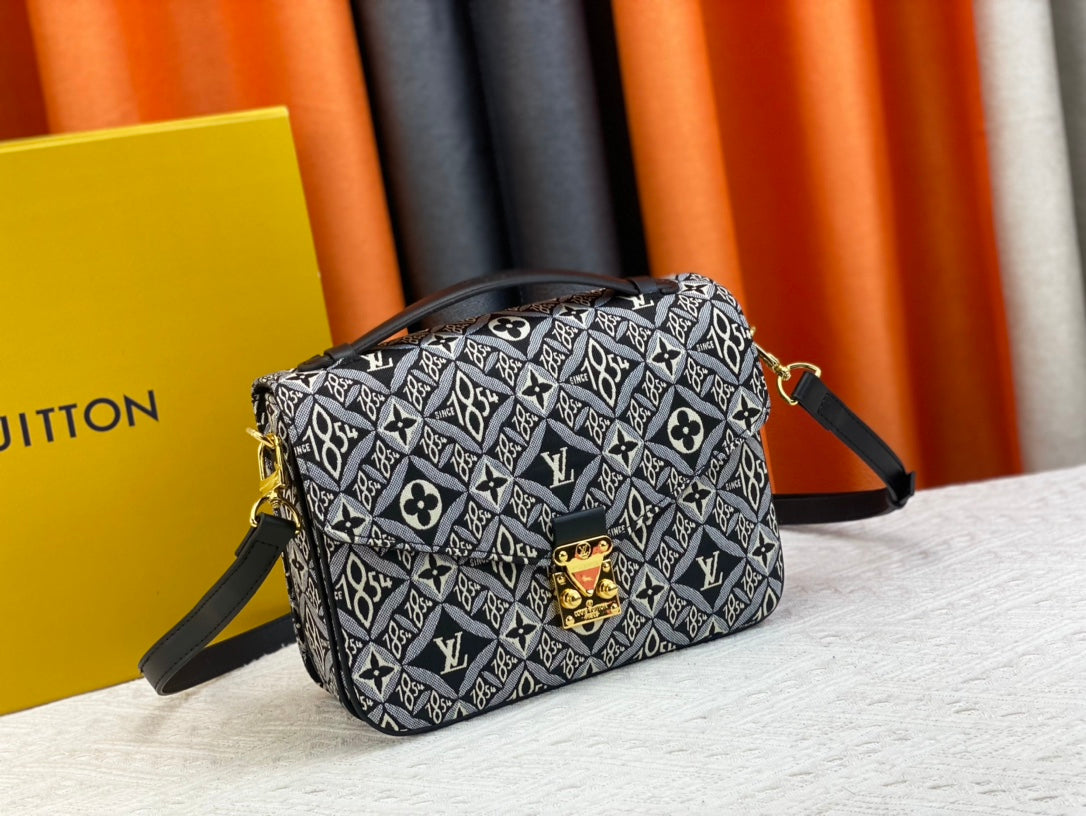 EN - Luxury LUV 800 Travel Bag