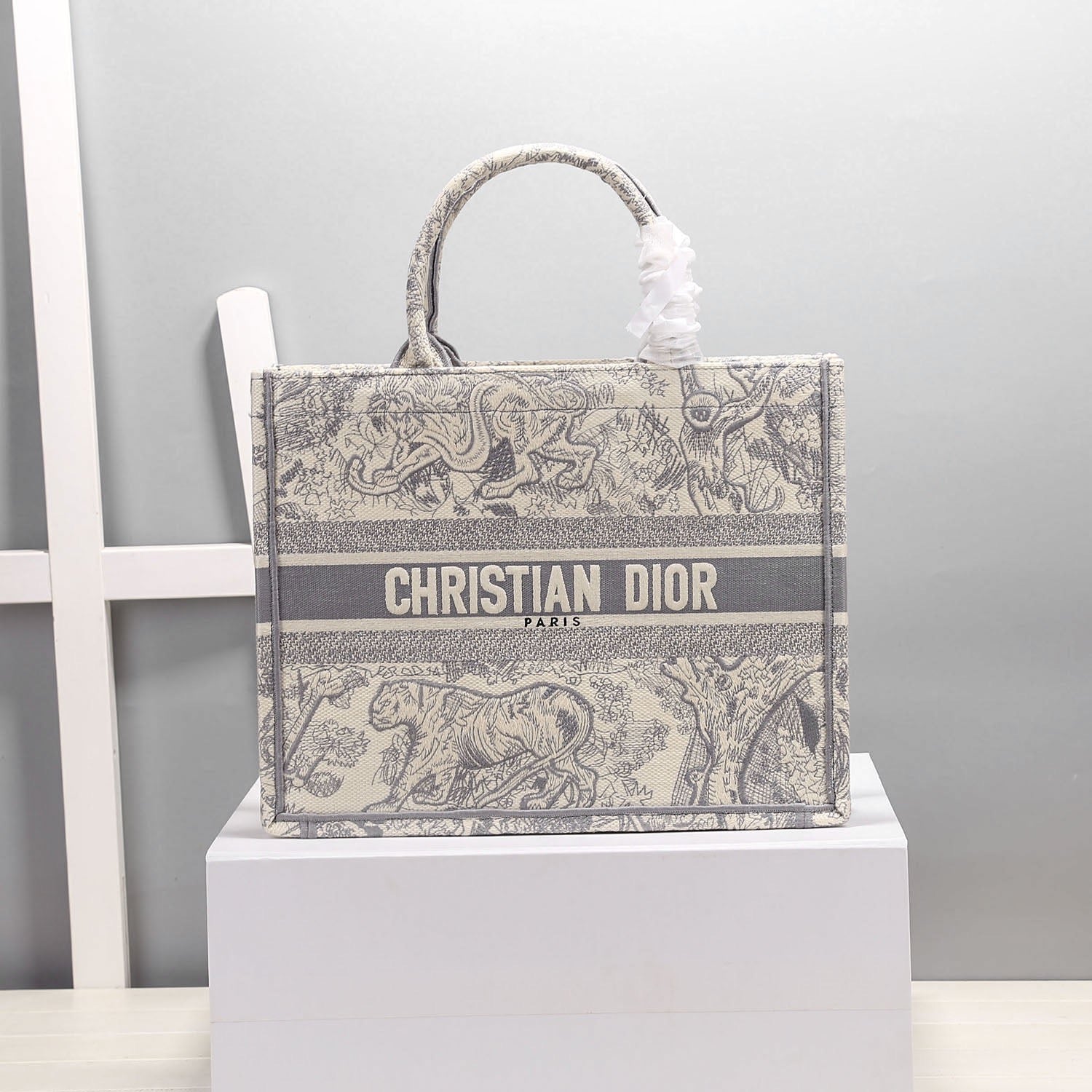 Metop Qualityum Book Cd Gray Book Tote Bag