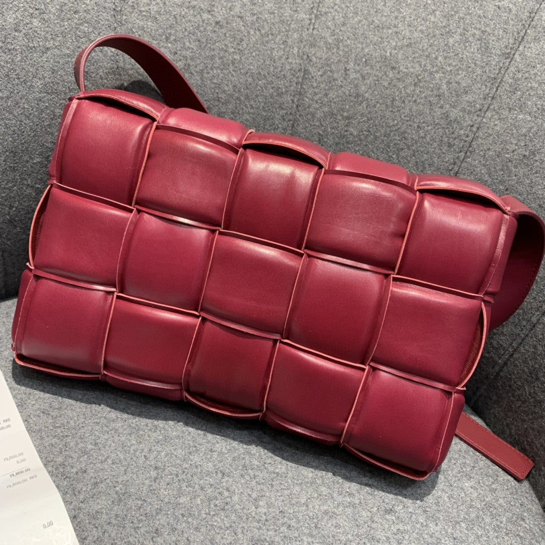 Top Quality Padded Cassette Bag For Women Red Travel Bag
