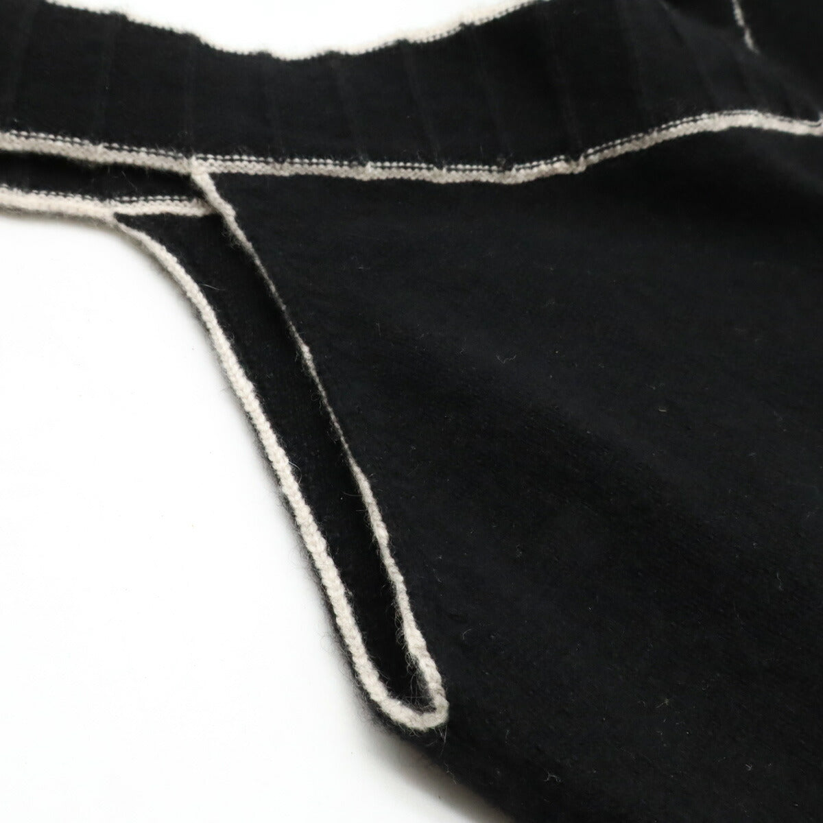 Chanel 100% Cashmere Coco Mark Knit Sleeveless Top