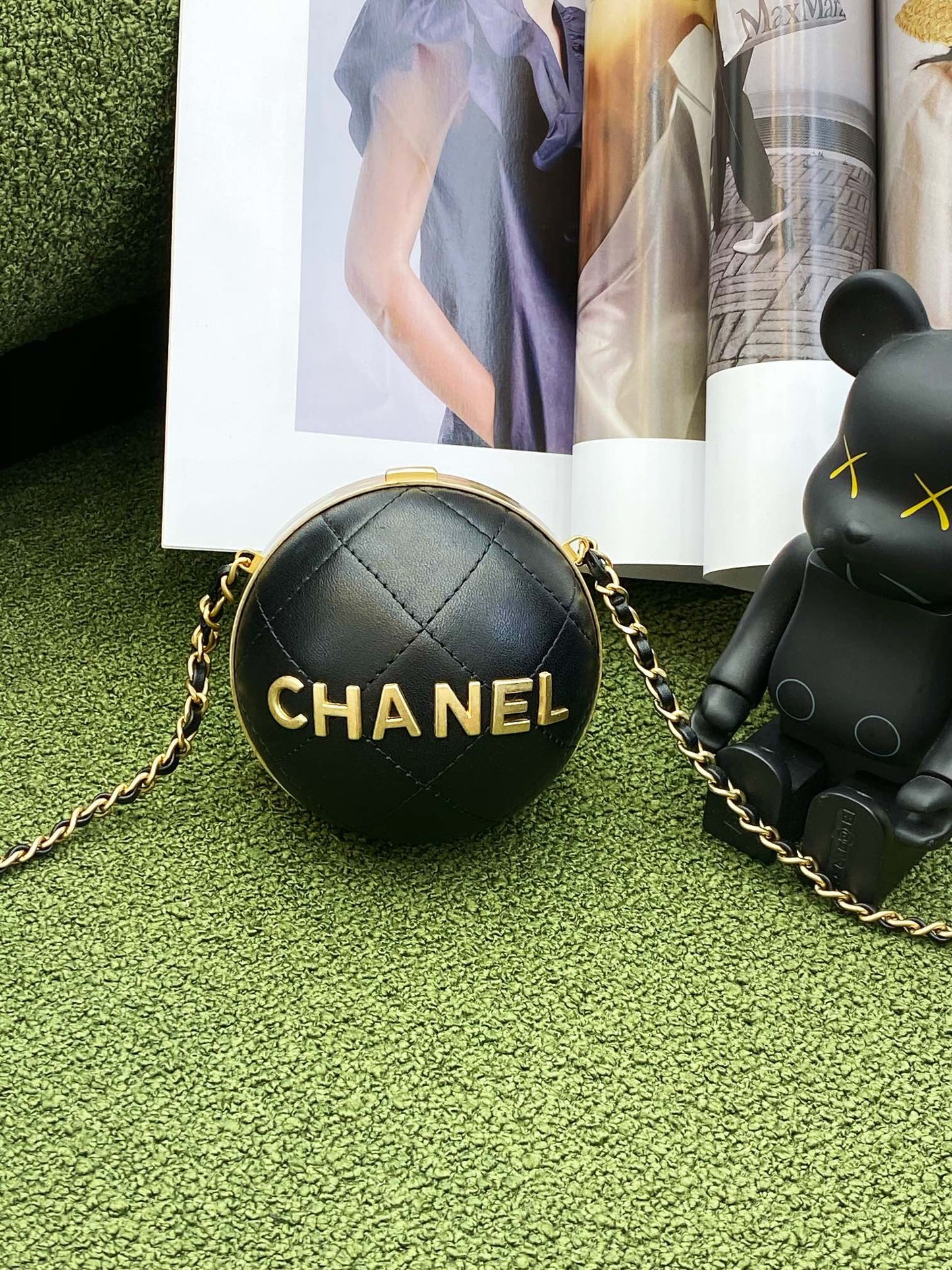 CHL Ball 23. 9. Black Gold Chain Travel Bag