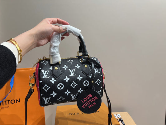 EN - Luxury LUV 732 Travel Bag