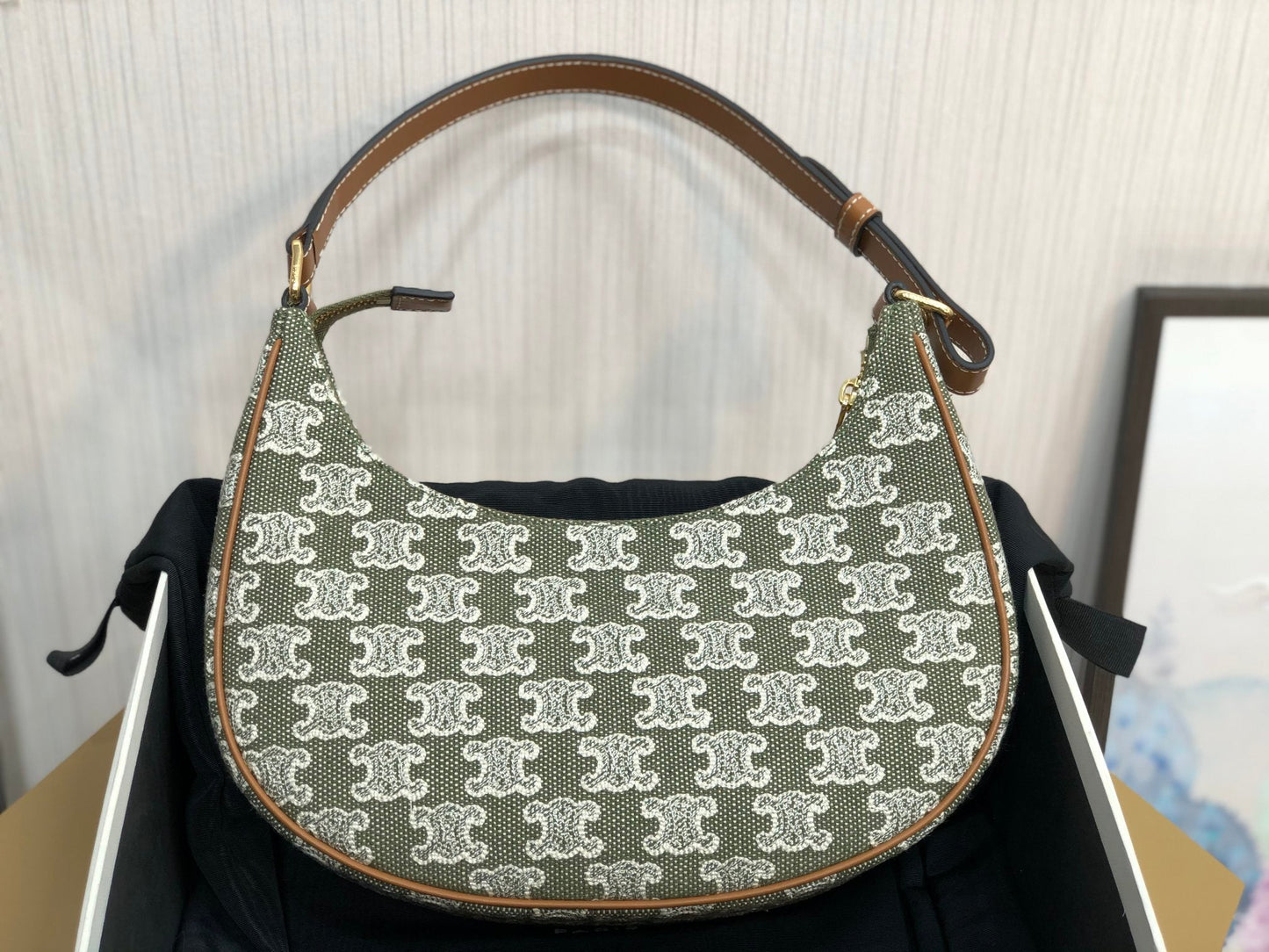Top Quality Ava Bag In Triomphe For Canvas Green Travel Bag 9In23Cm 9547