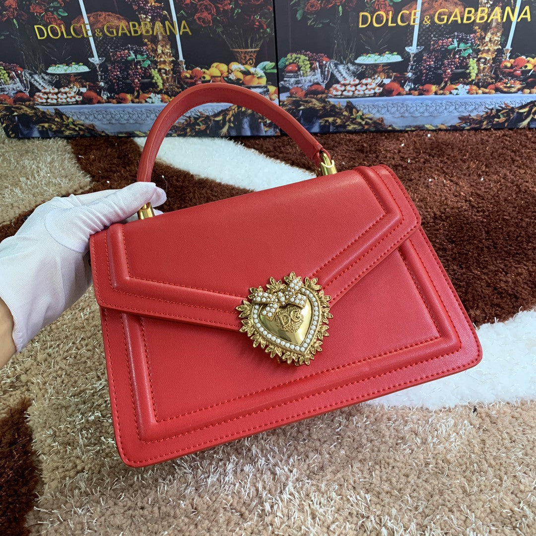 Metop Qualityum Devotion Red Travel Bag