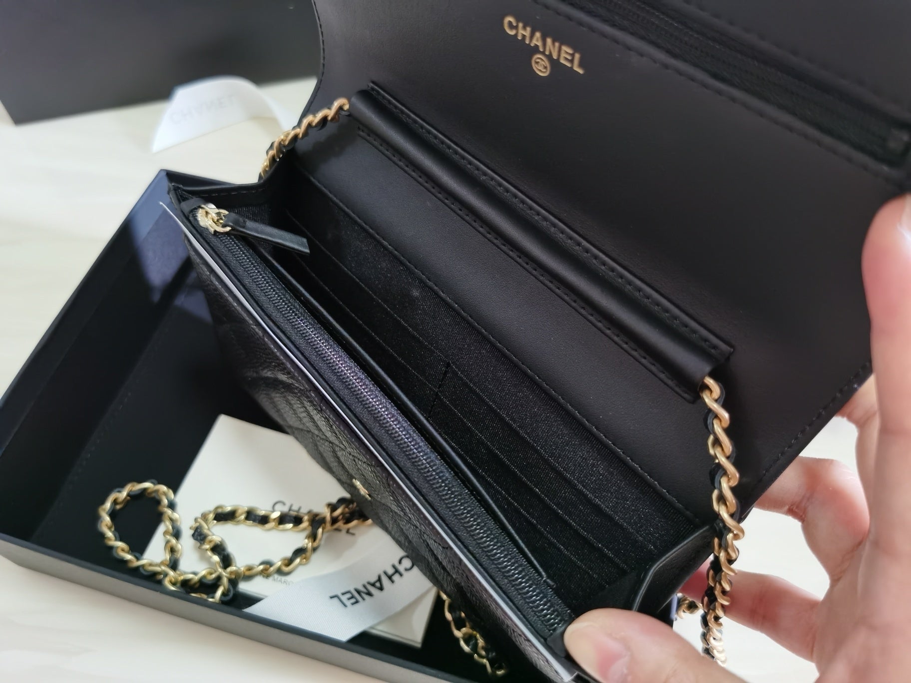 CHL CO-CO Woc 20cm Black Crossbody Bag