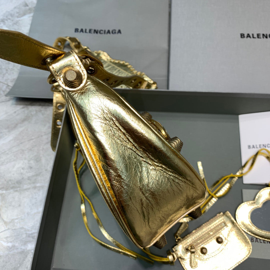 Top Quality Le Cagole Xs Shoulder Bag Gold