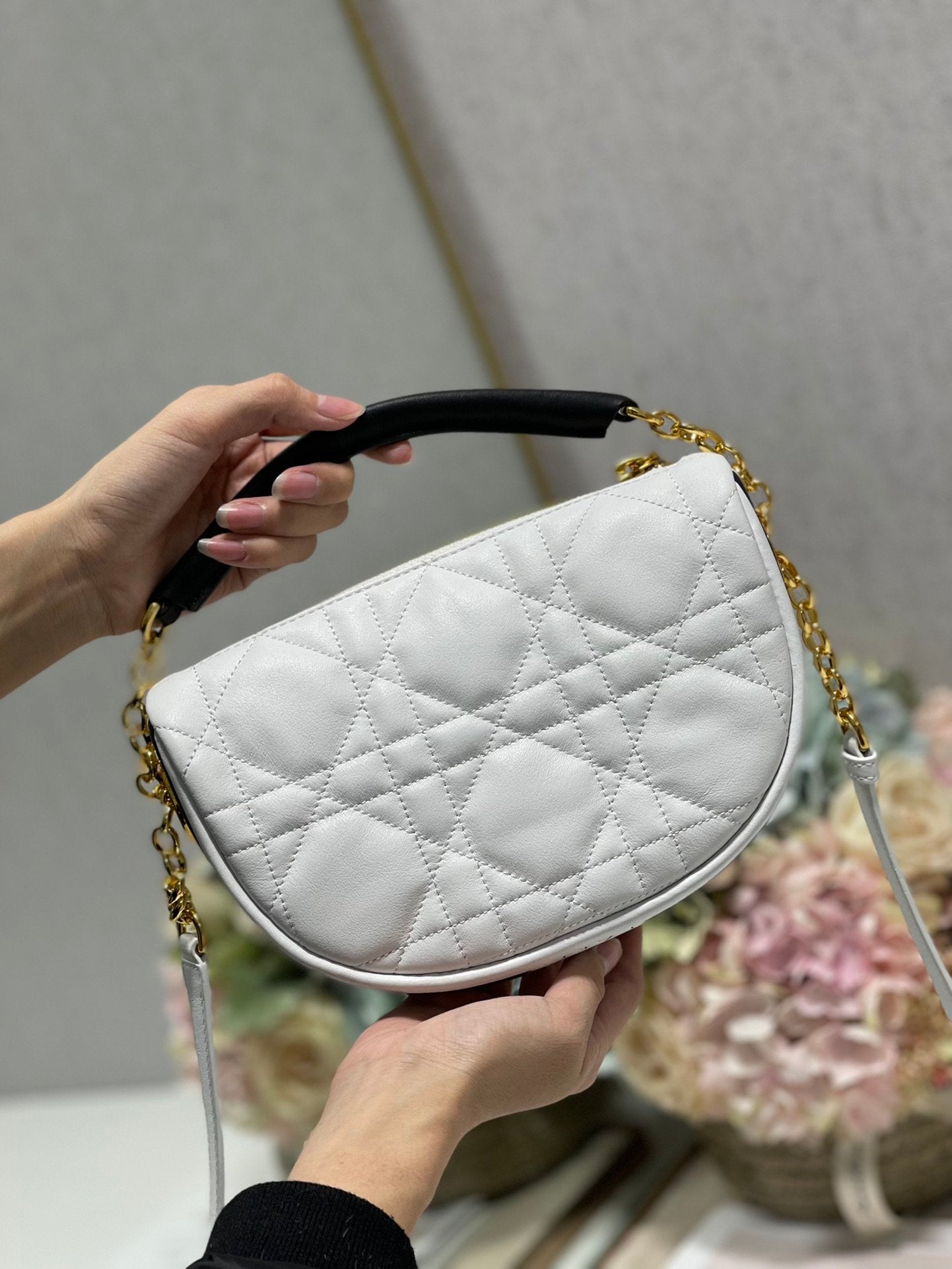 Vibe Cannage Cd White Small Crossbody Bag