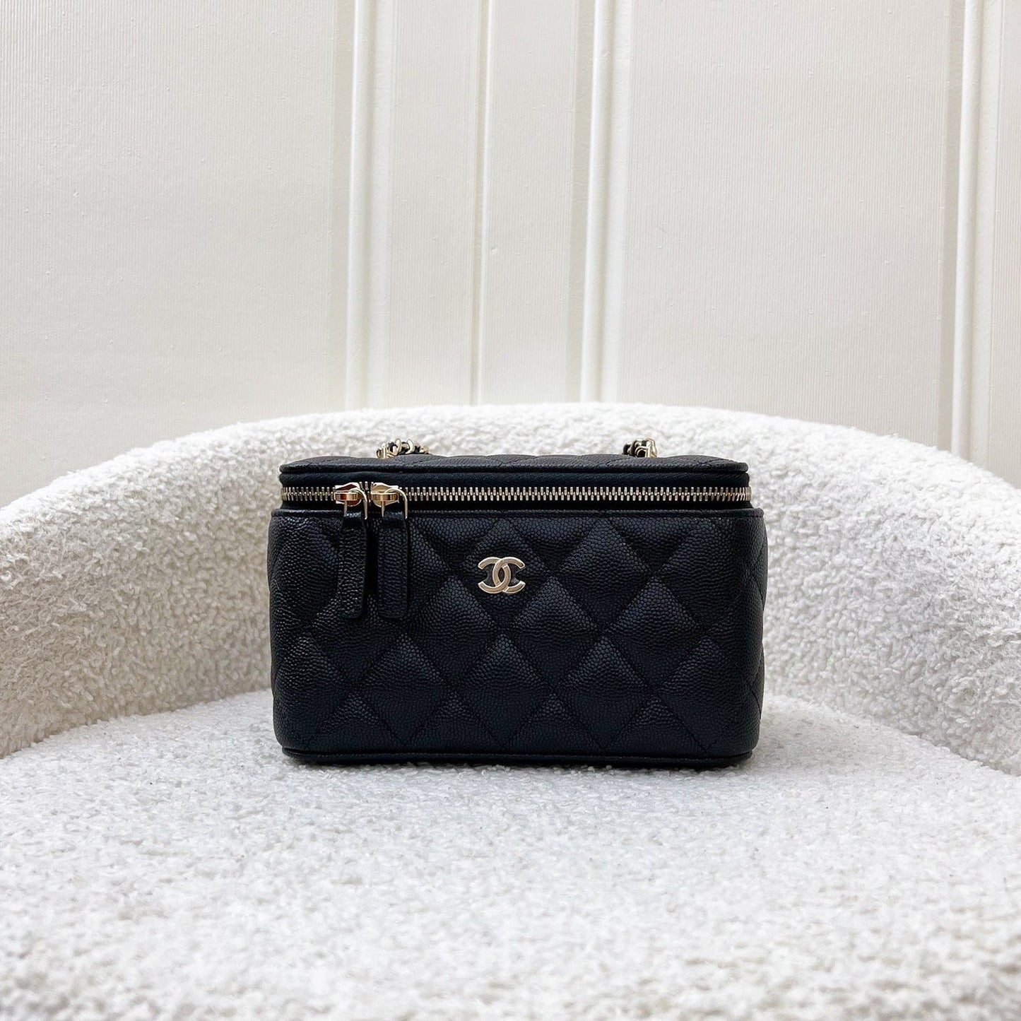 Chanel Classic Small Vanity in Black Caviar and LGHW ()