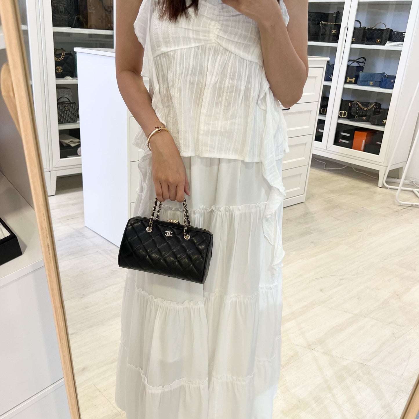 Bowling in Black Caviar and LGHW (Model: ) Accessory Signature