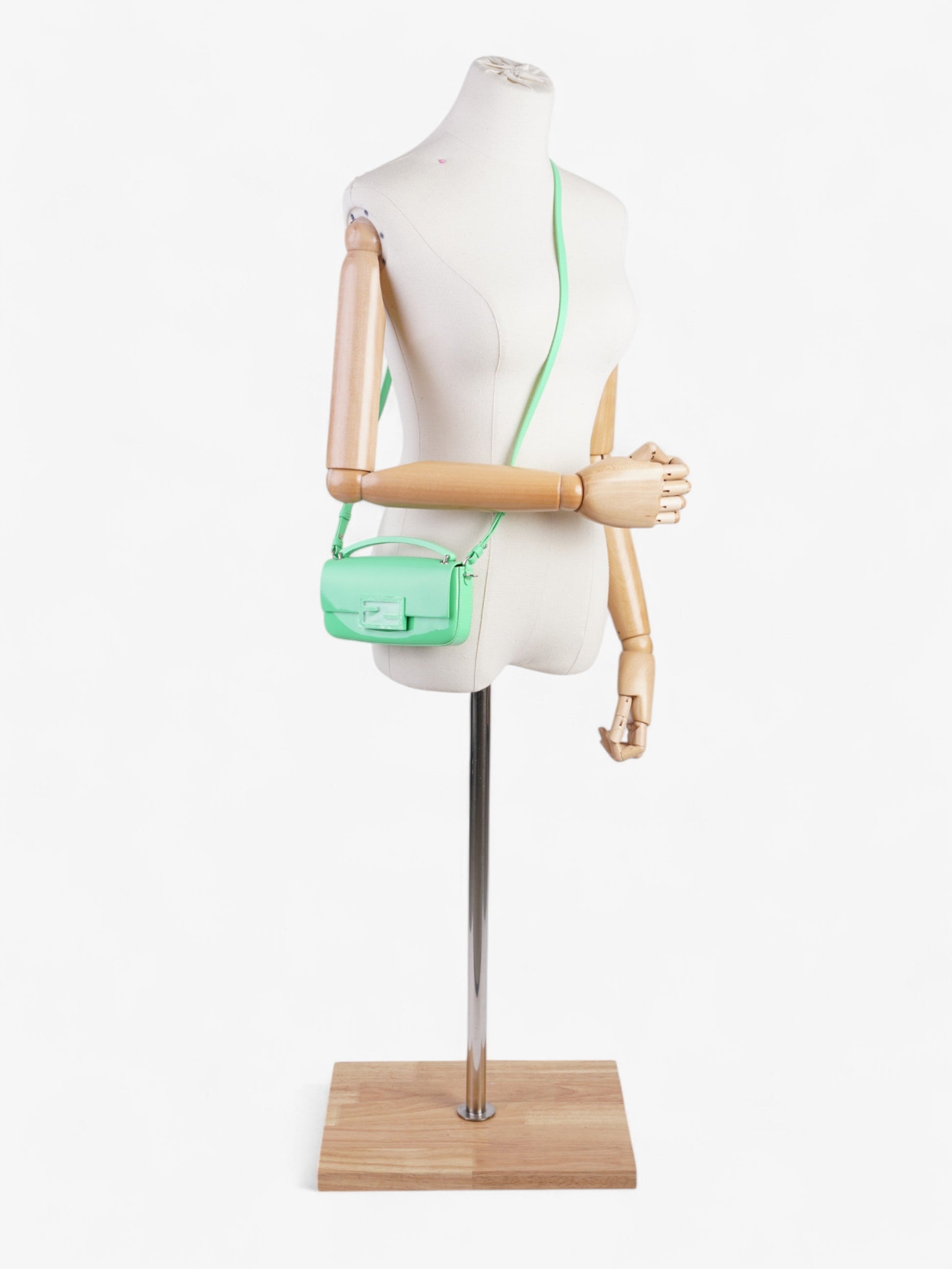 Fendi Phone Baguette Edamame Calfskin Crossbody Bag Leather Shoulder Bag