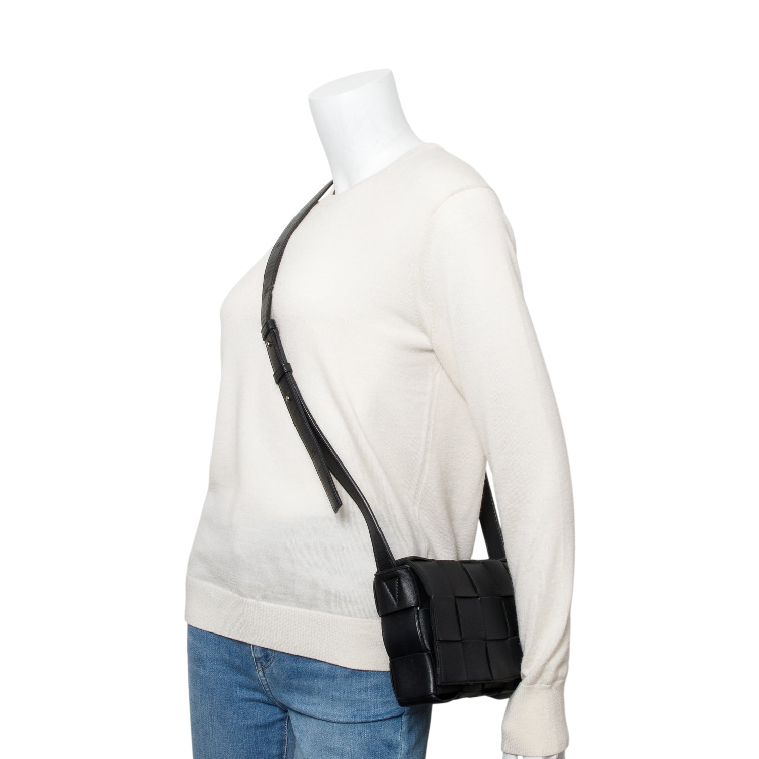 Bottega Veneta Intrecciato Cassette Bag Black Travel Bag