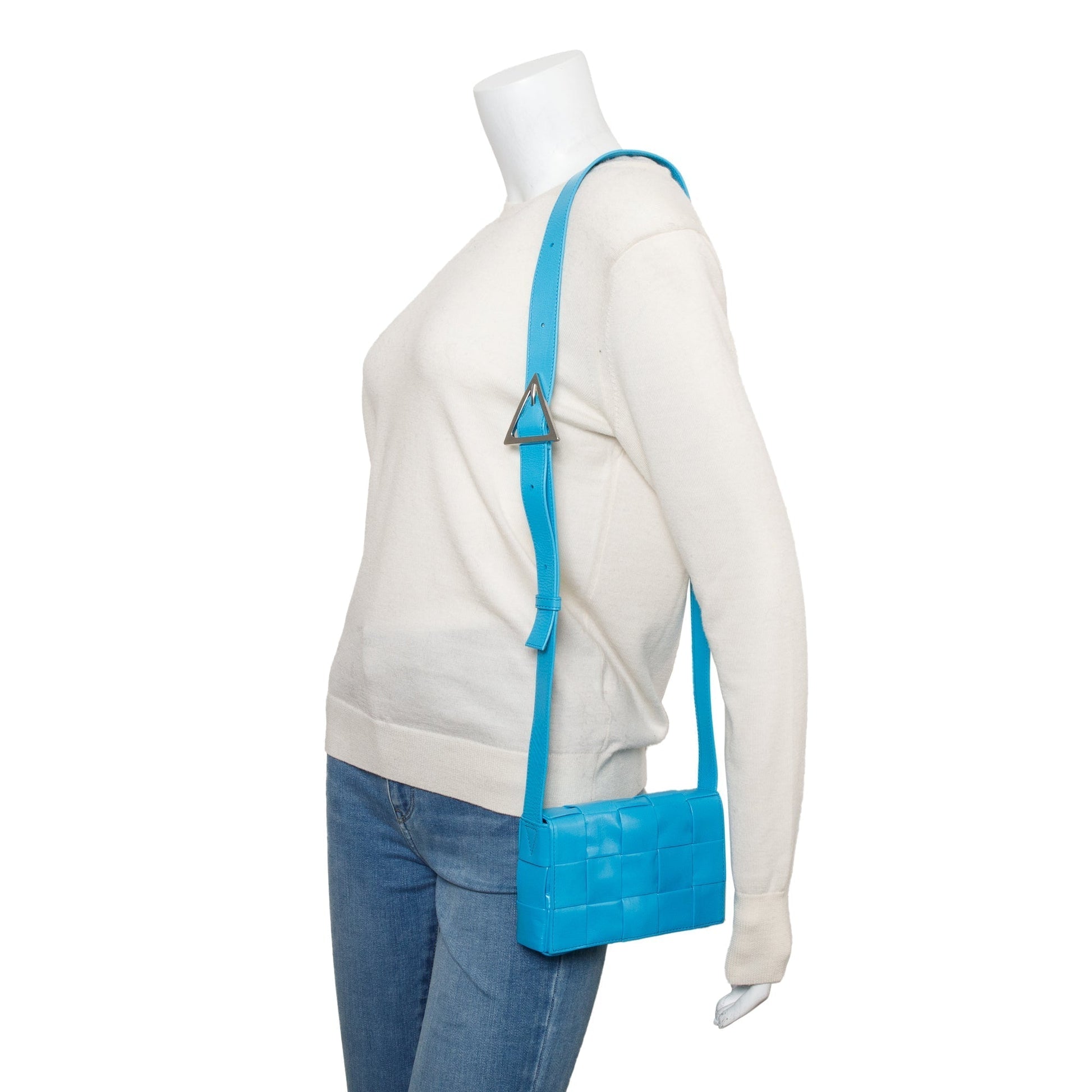 Bottega Veneta Intrecciato Cassette Bag Leather Blue Travel Bag