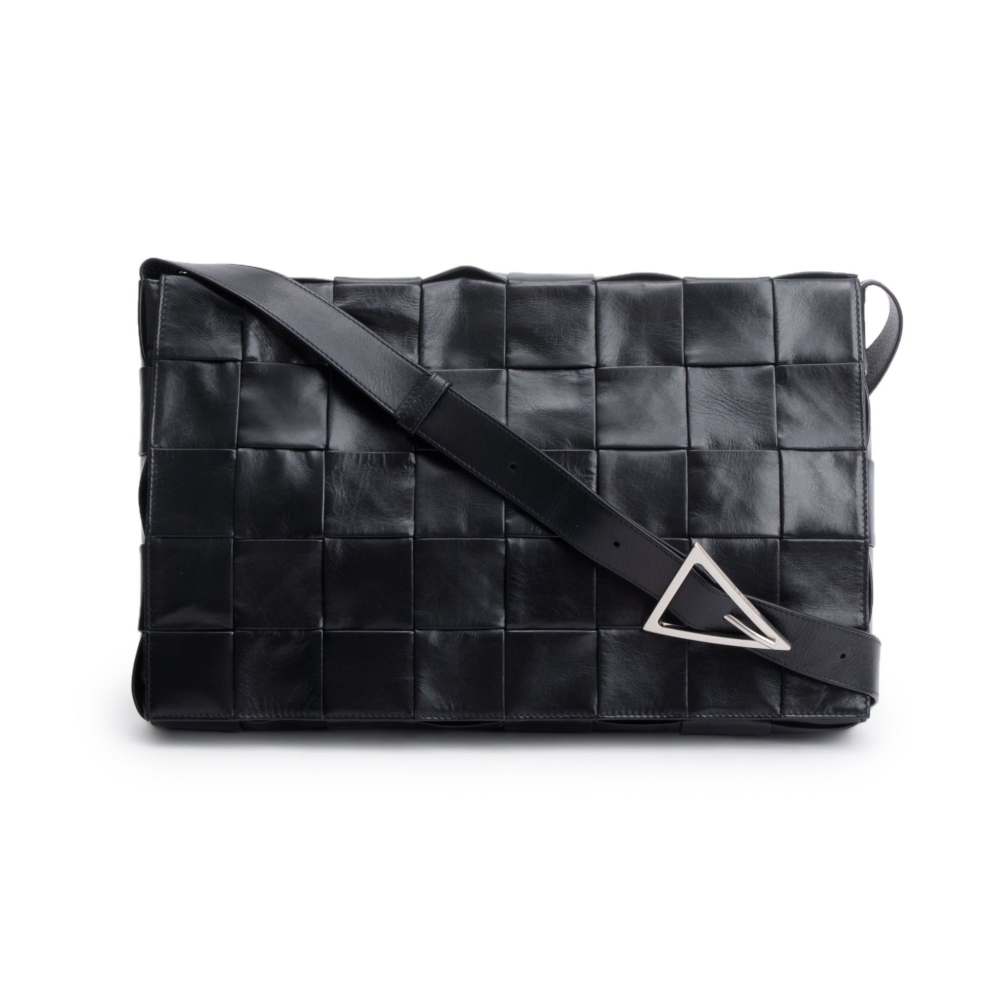 Bottega Veneta en Intrecciato Maxi Cassette Messenger Bag Leather Black Travel Bag