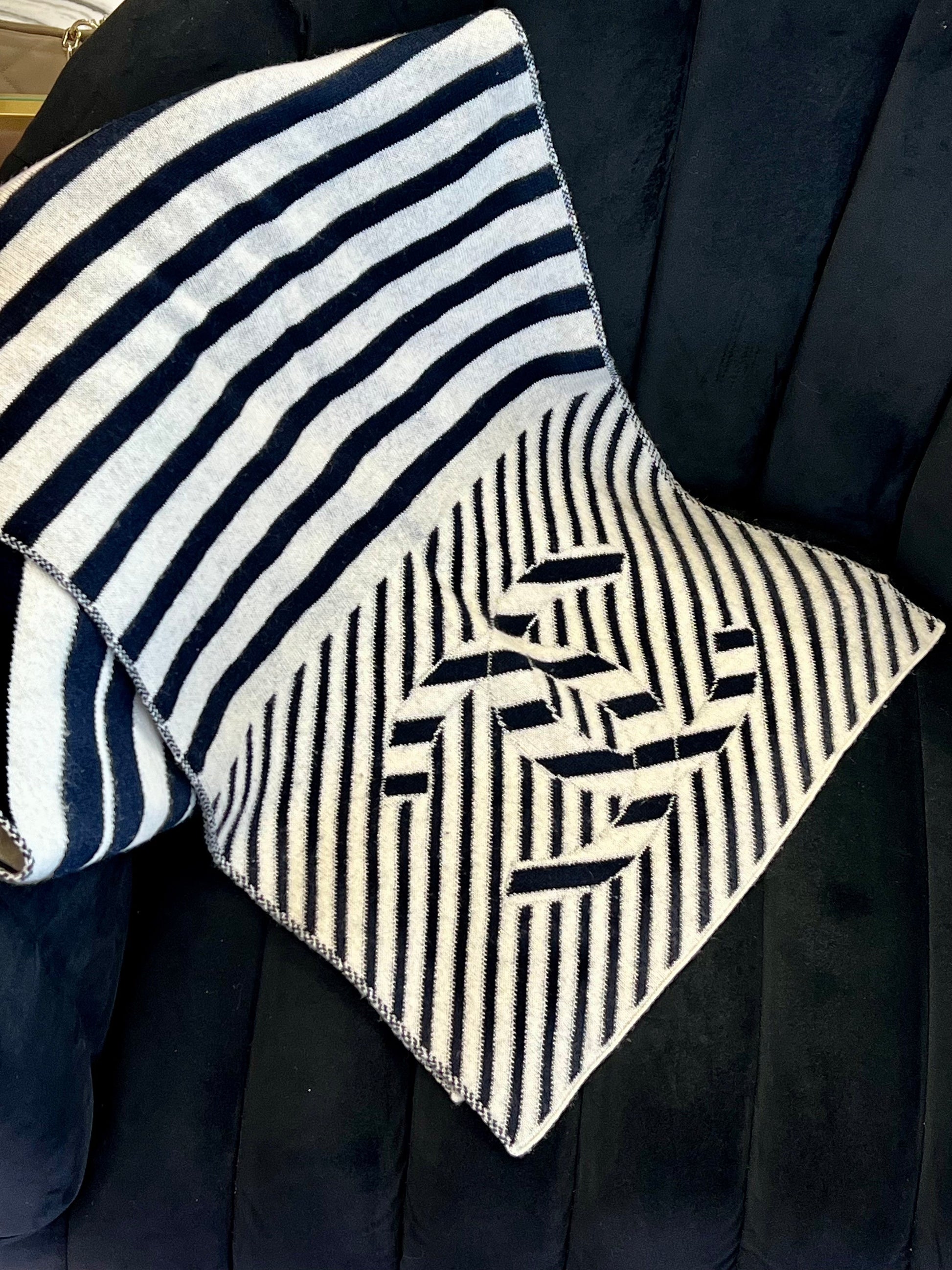 Chanel CC CASHMERE BLEND SHAWL Scarf