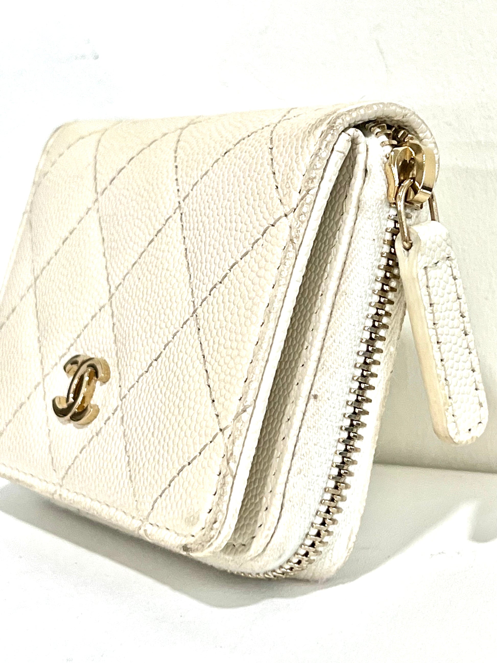 CHANEL   CAVIAR QUILTED SMALL ZIP WALLET