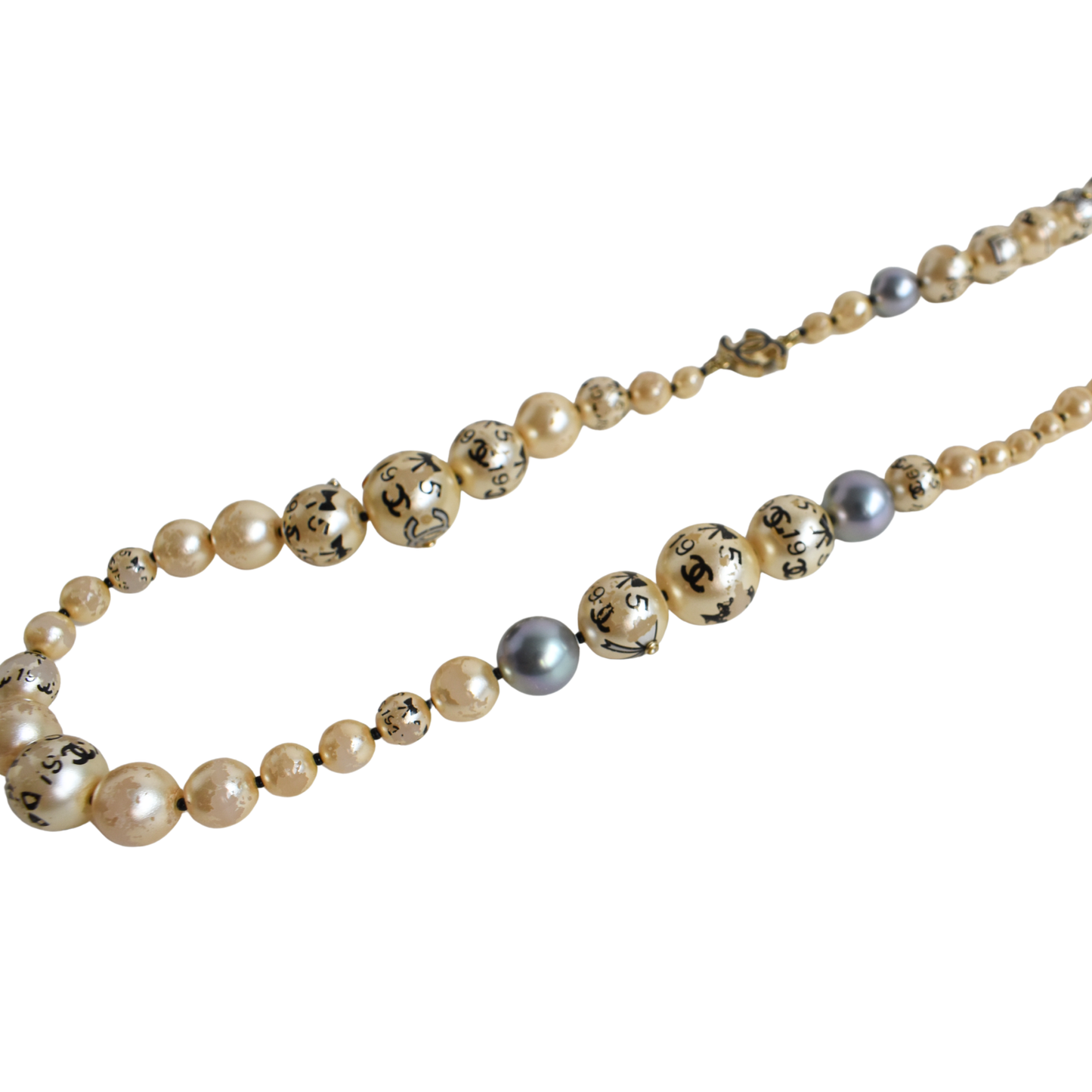 Graduated Pearl Necklace Classic