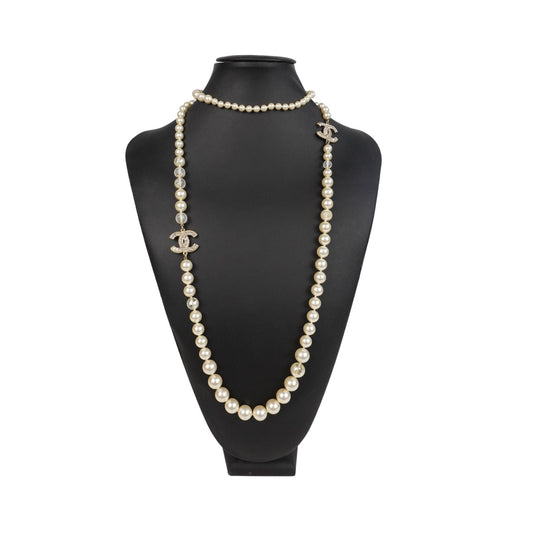 Graduated Pearl Necklace Signature