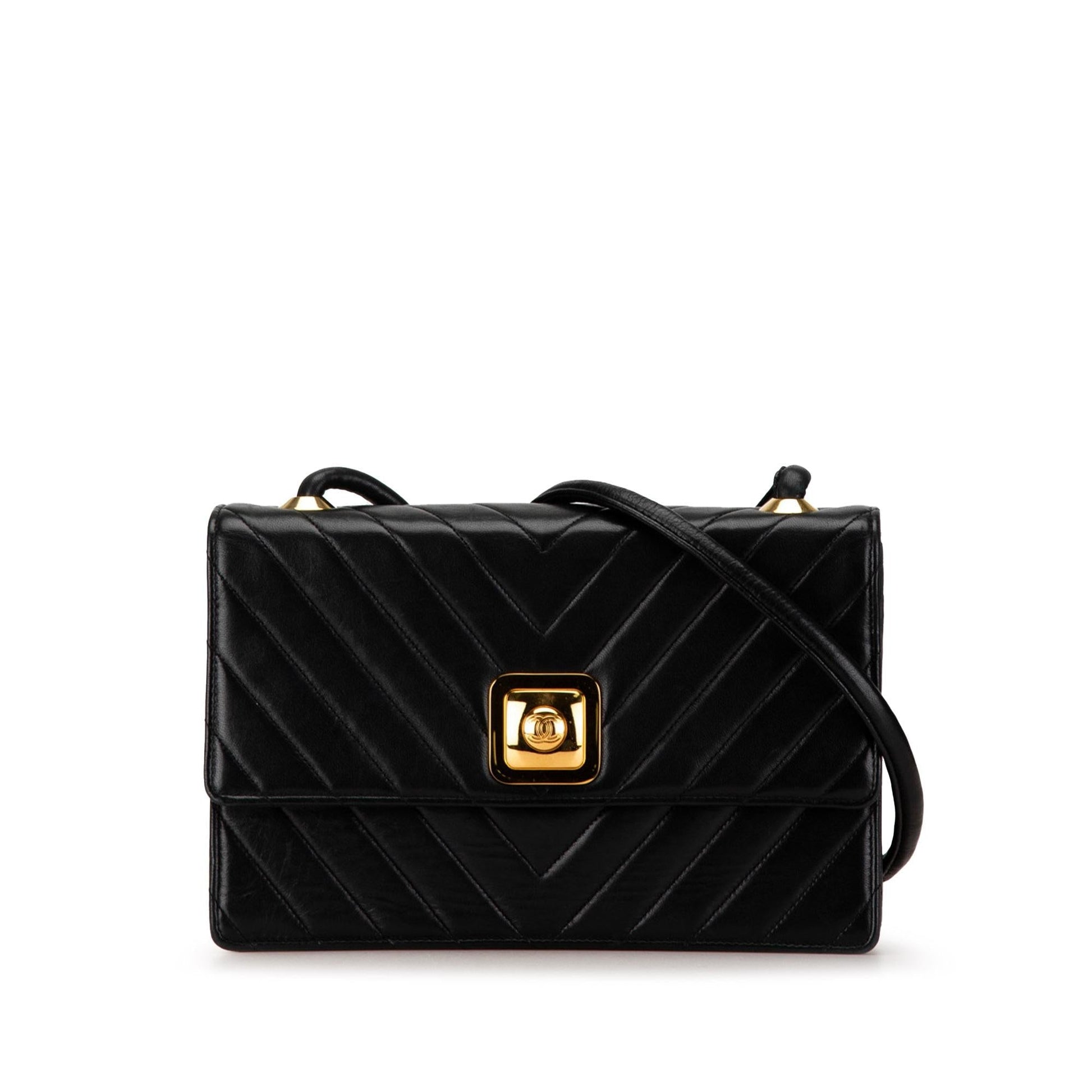 Chanel CC Chevron Lambskin SHG-N7XQs1 Crossbody Bag