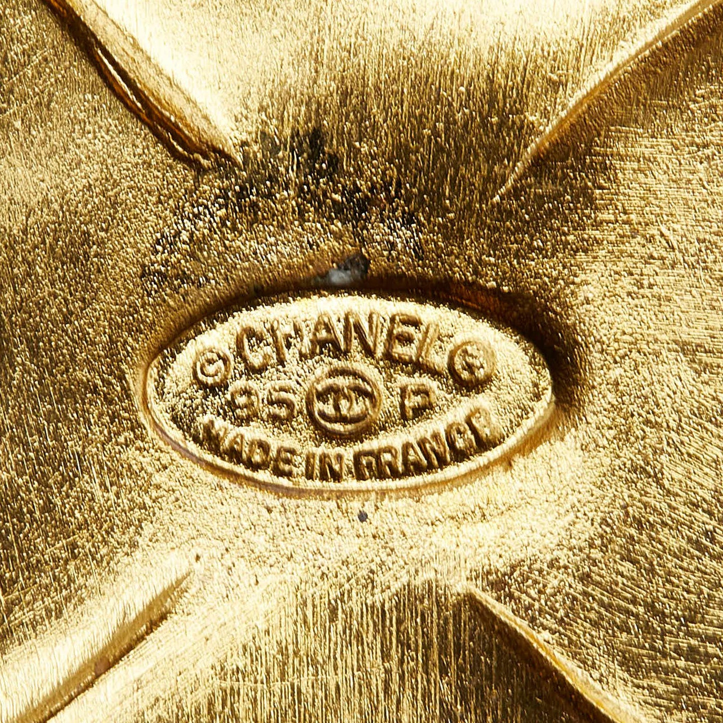 Chanel CC Clover Brooch SHG-pqbeIE Handbag