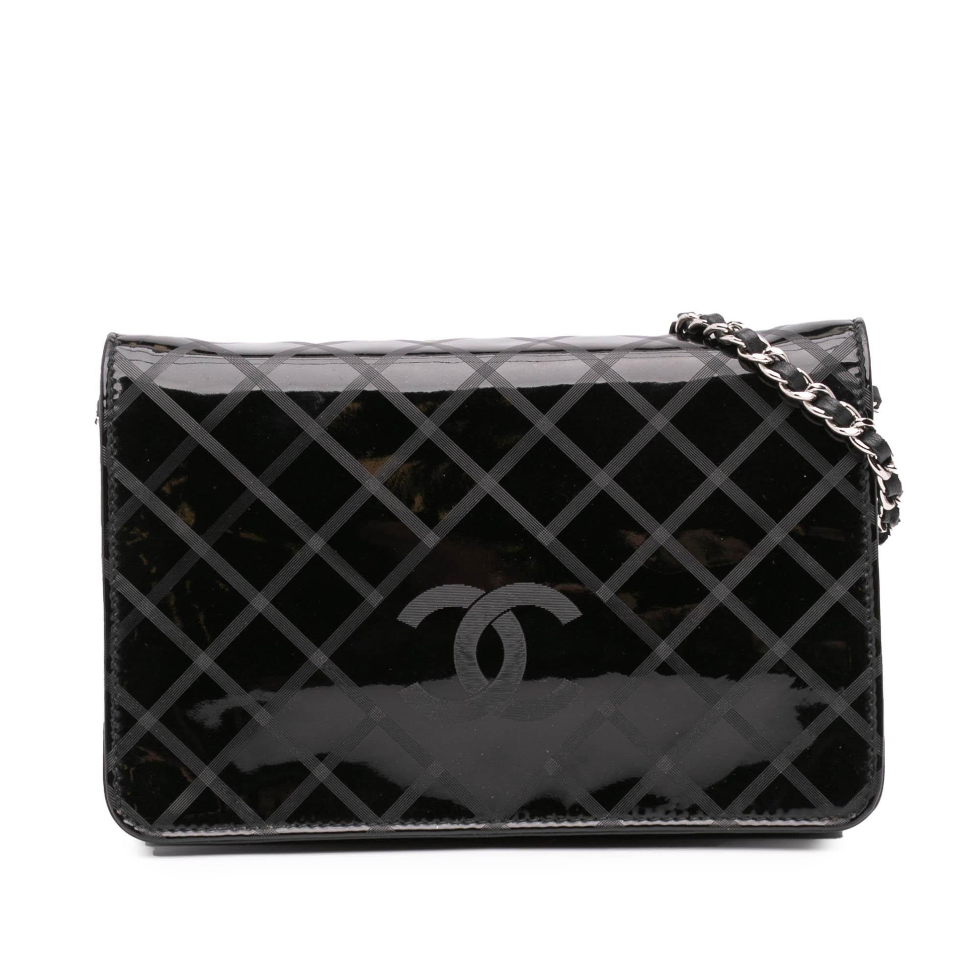 Chanel CC Patent Diamond On Wallet Case
