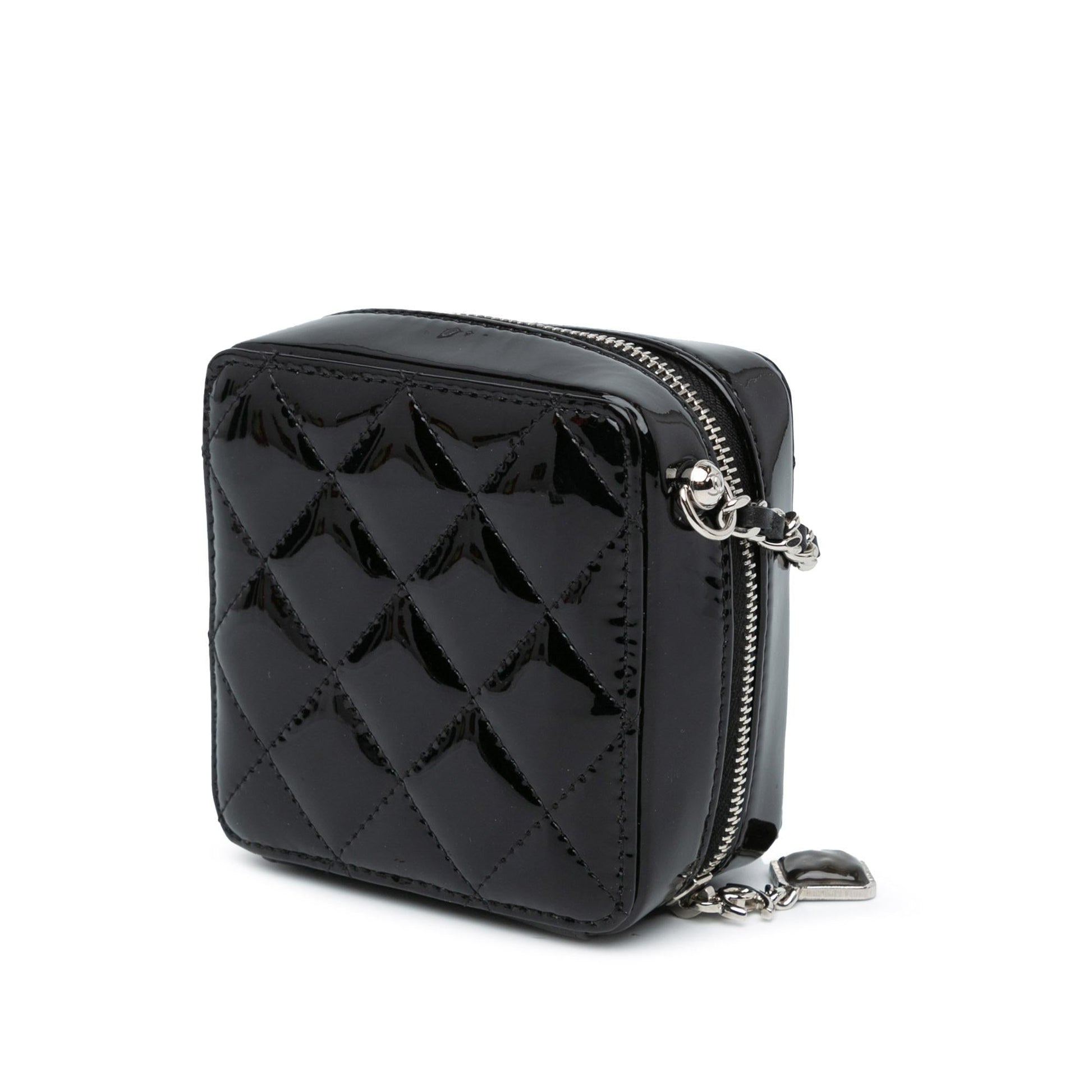 Chanel CC Quilted Patent SHG-ROhwQv Clutch Bag
