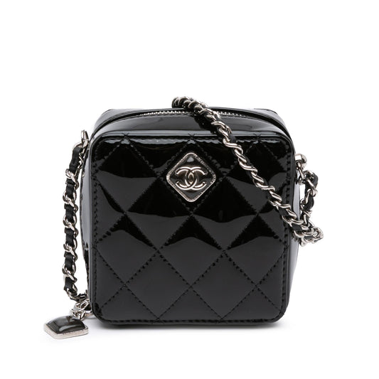 Chanel CC Quilted Patent Diamond Resin Clutch Bag