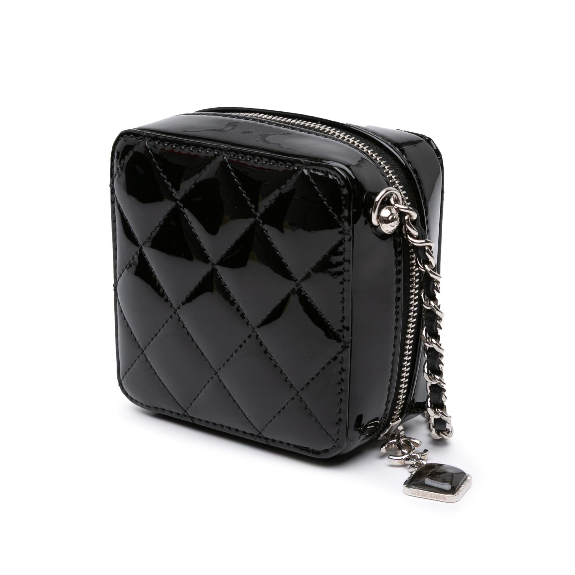 Chanel CC Quilted Patent Diamond Resin Clutch Bag Chain 3