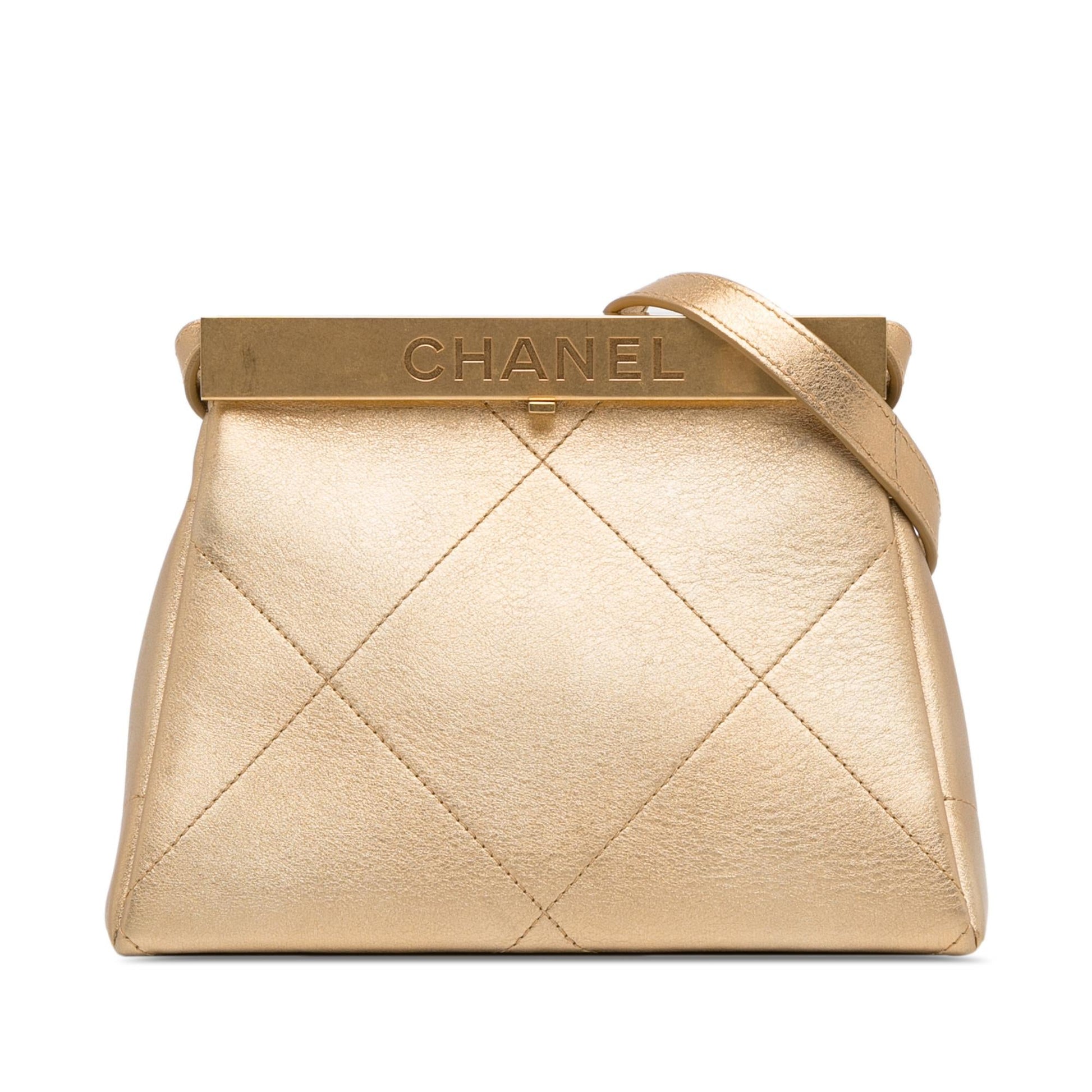 Chanel Calfskin Kiss Frame SHG-jfYumG Lock Handbag