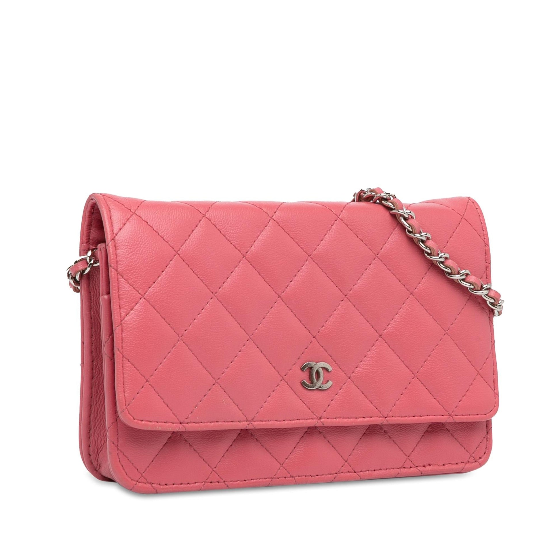 Chanel Classic Lambskin on SHG-3Welw5 Wallet Case