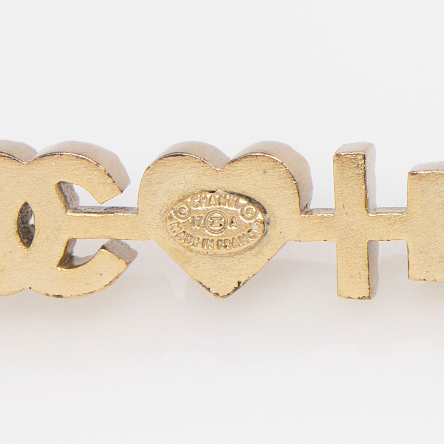 Chanel Enamel Pearl CC Brooch SHF-JrKkba Handbag