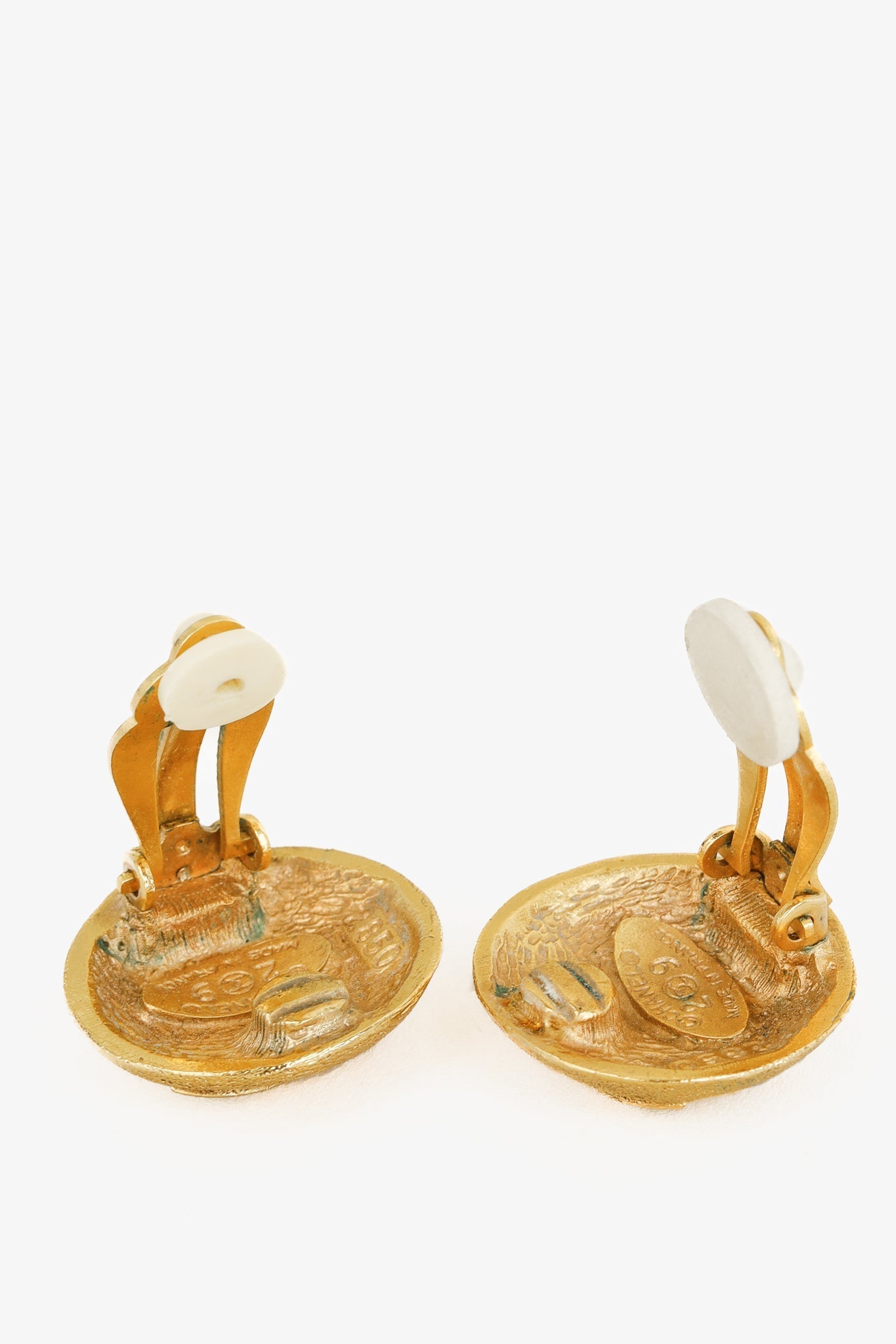 Chanel Gold-Tone Round Interlocking CC Clip-On Earrings Jewelry