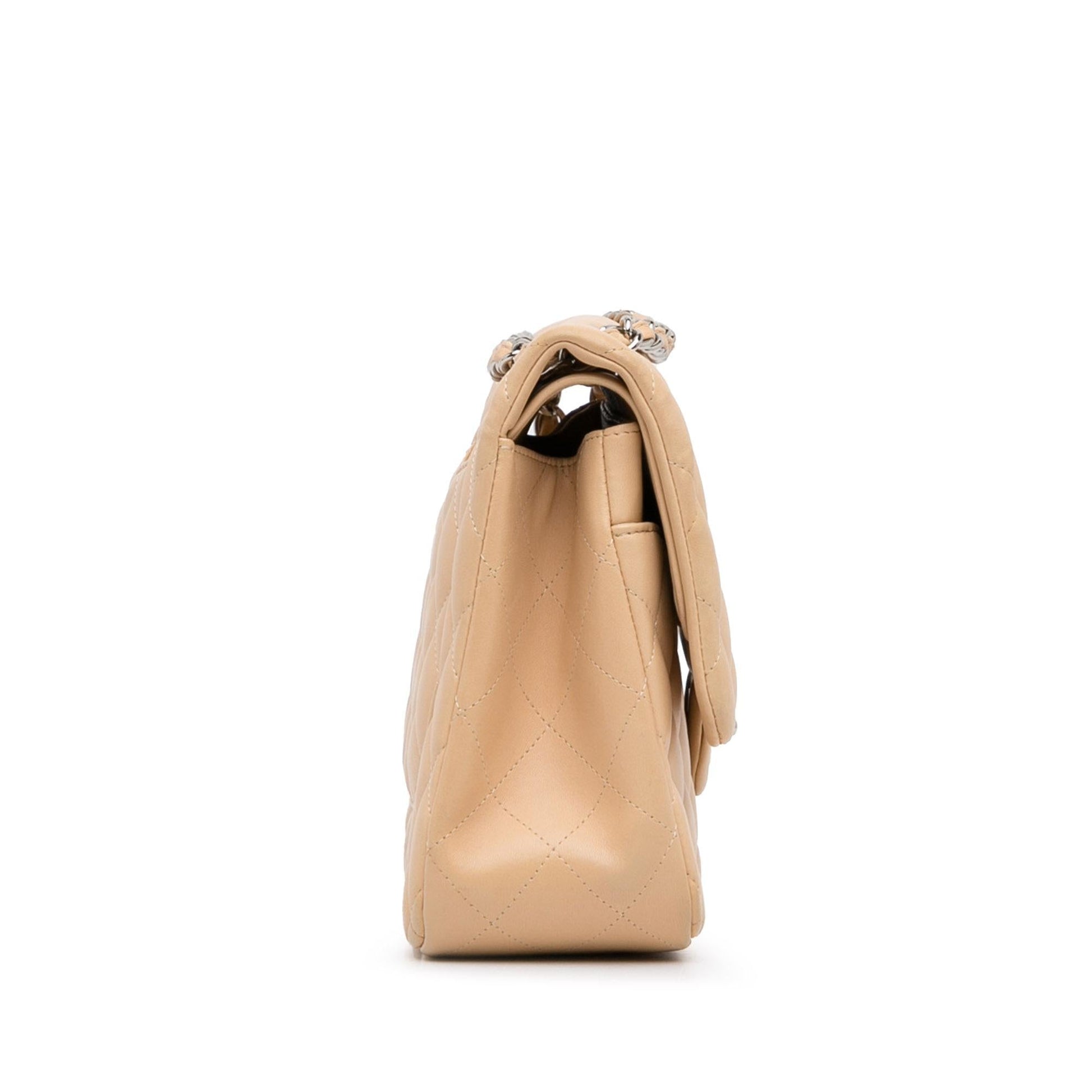 Chanel Jumbo Classic Lambskin Double Flap SHG-0s6J1b Handbag