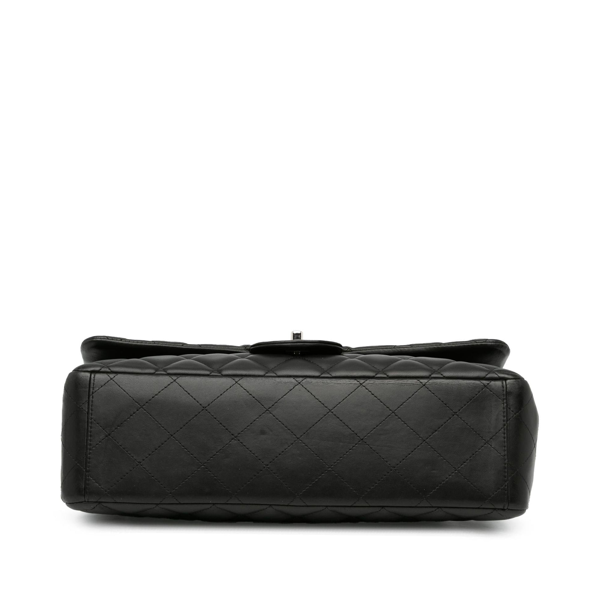 Chanel Maxi Classic Lambskin Double Flap Handbag Shg Odb9I4