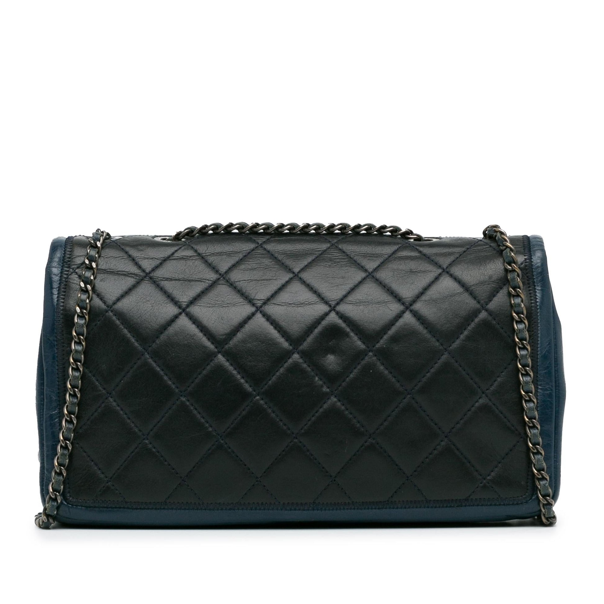 Chanel Bicolor Lambskin Graphic Flap SHG-EwBfXt Handbag