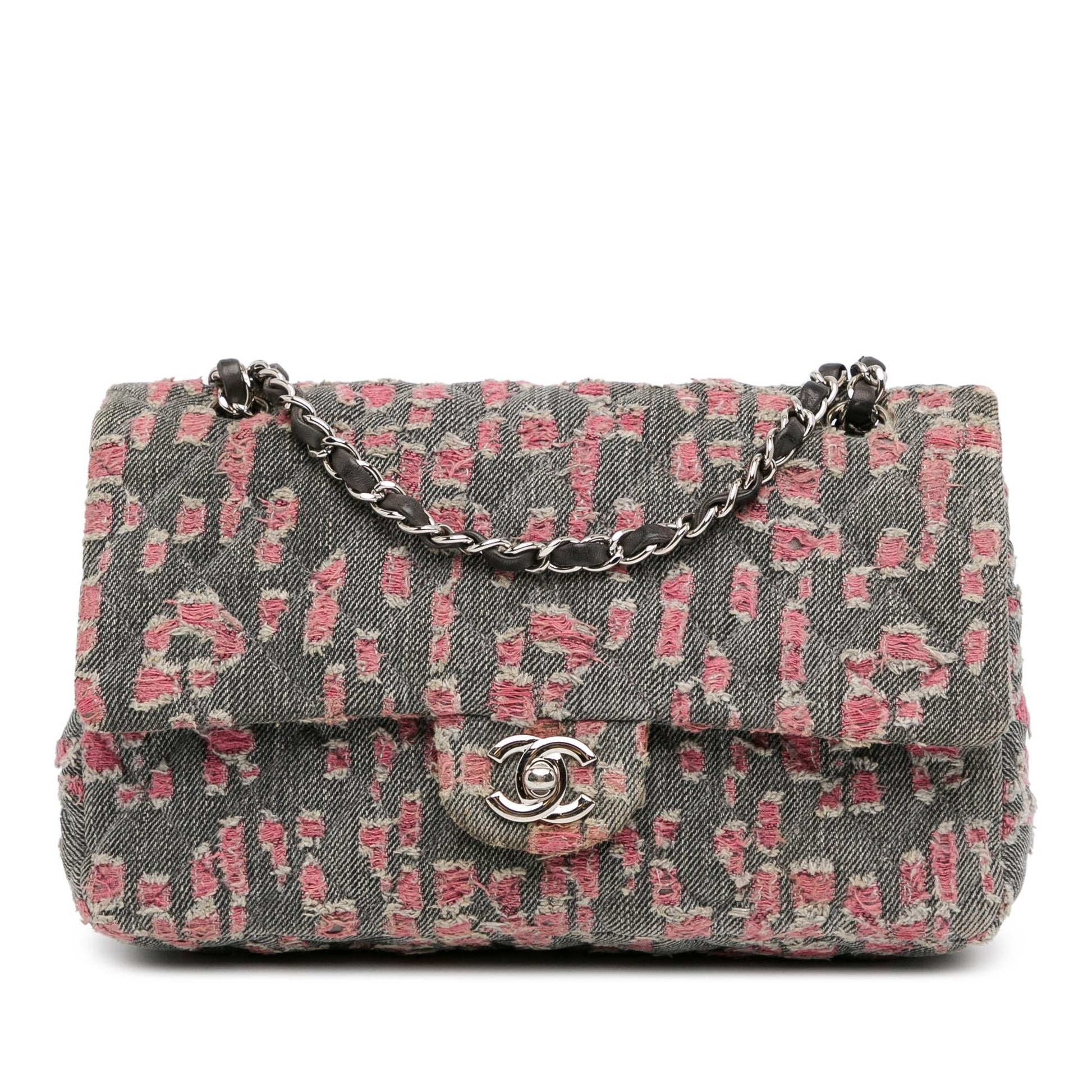 Chanel Classic Distressed Denim Double Flap SHG-FErwUx Handbag