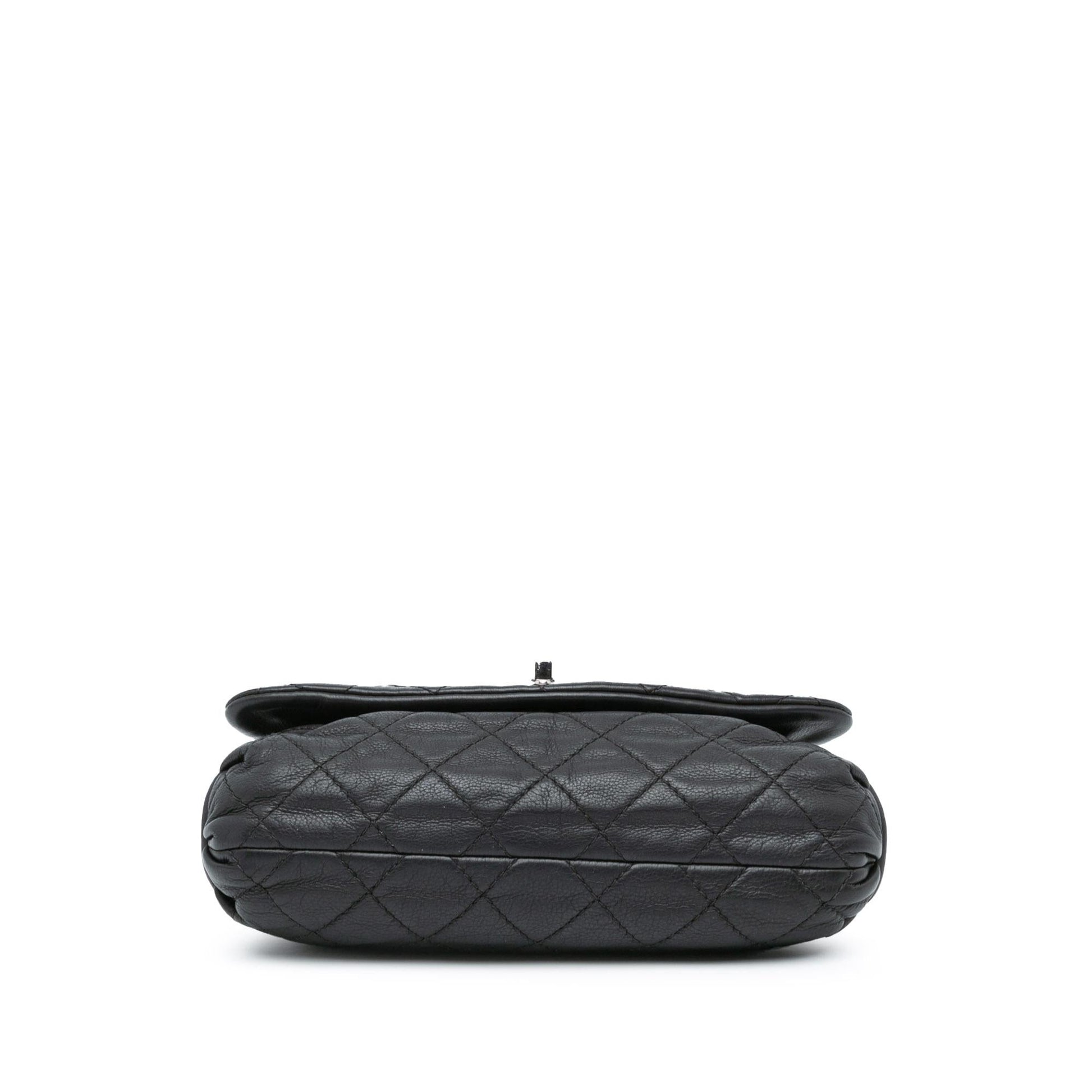 Chanel Quilted Calfskin Curvy Flap SHG-7XhJvX Handbag