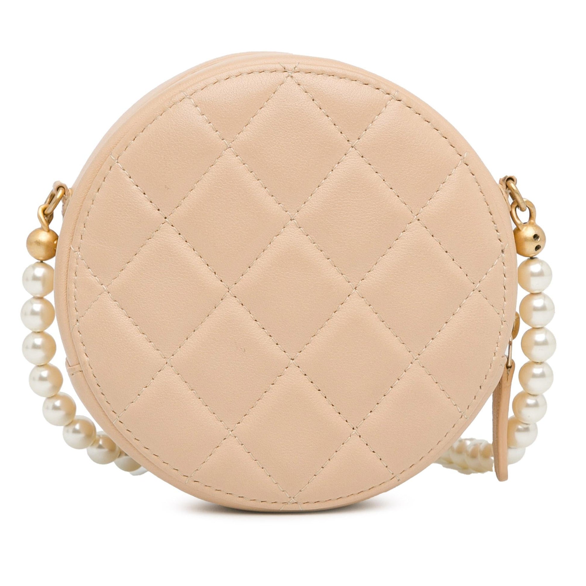 Chanel Quilted Calfskin Pearl Round SHG-4RAziC Clutch Bag