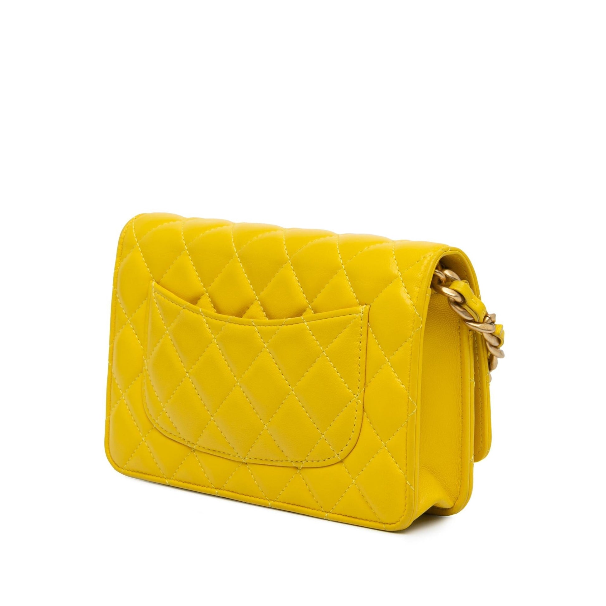 Chanel Quilted Lambskin Candy on Wallet Case Shg F7Ewrn