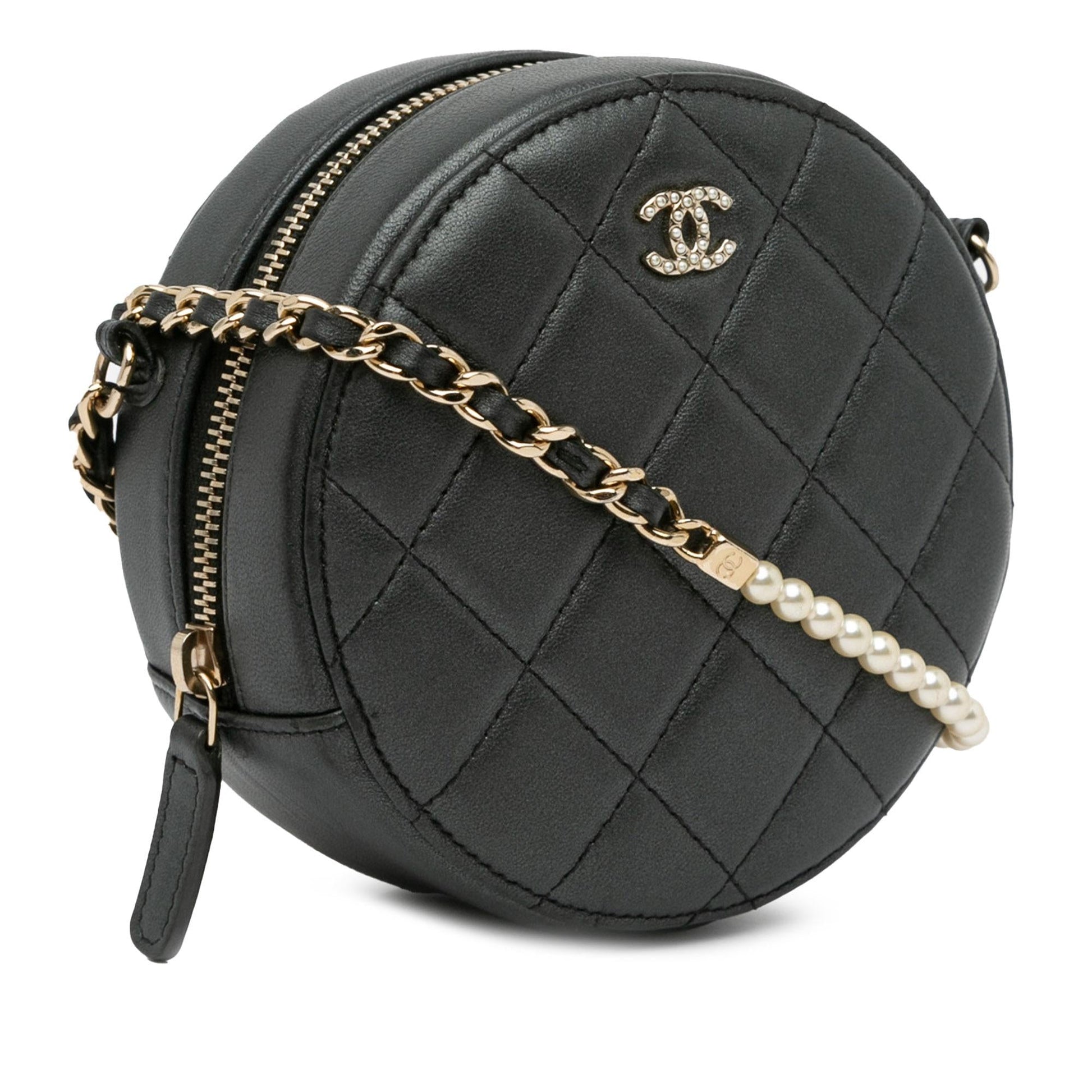 Chanel Quilted Lambskin Round Pearl SHG-gvPaNX Clutch Bag