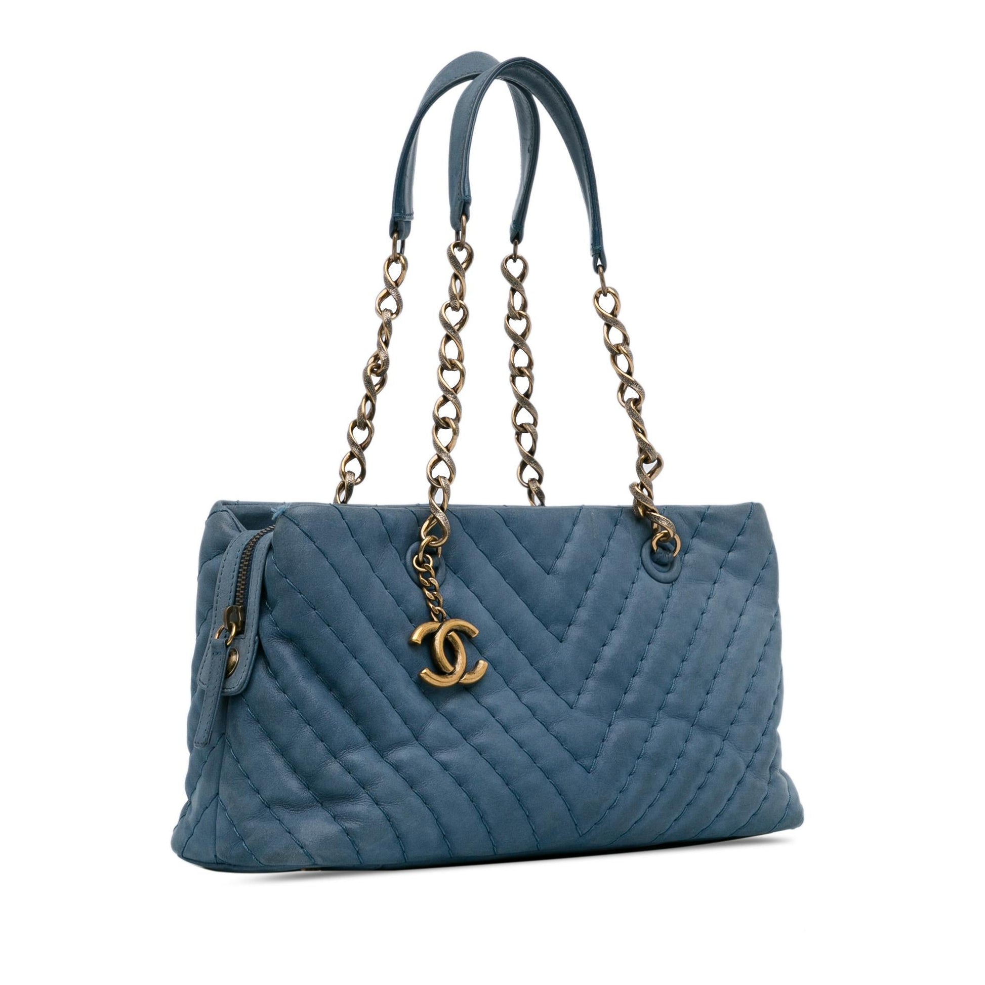 Chanel Chevron Surpique Iridescent Calfskin SHG-sHtll6 Small Tote Bag