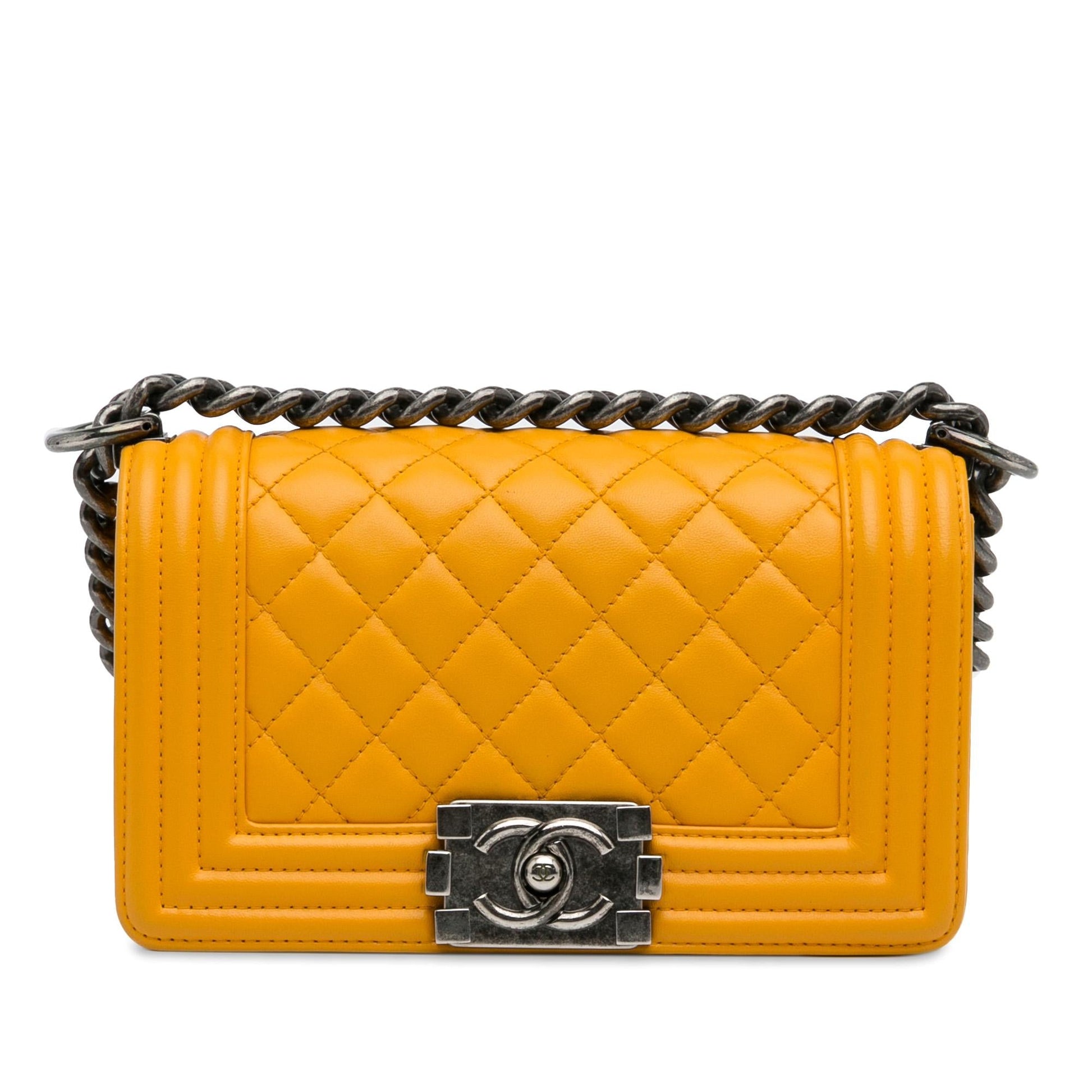 Chanel Lambskin Boy Flap SHG-TzClIp Small Handbag
